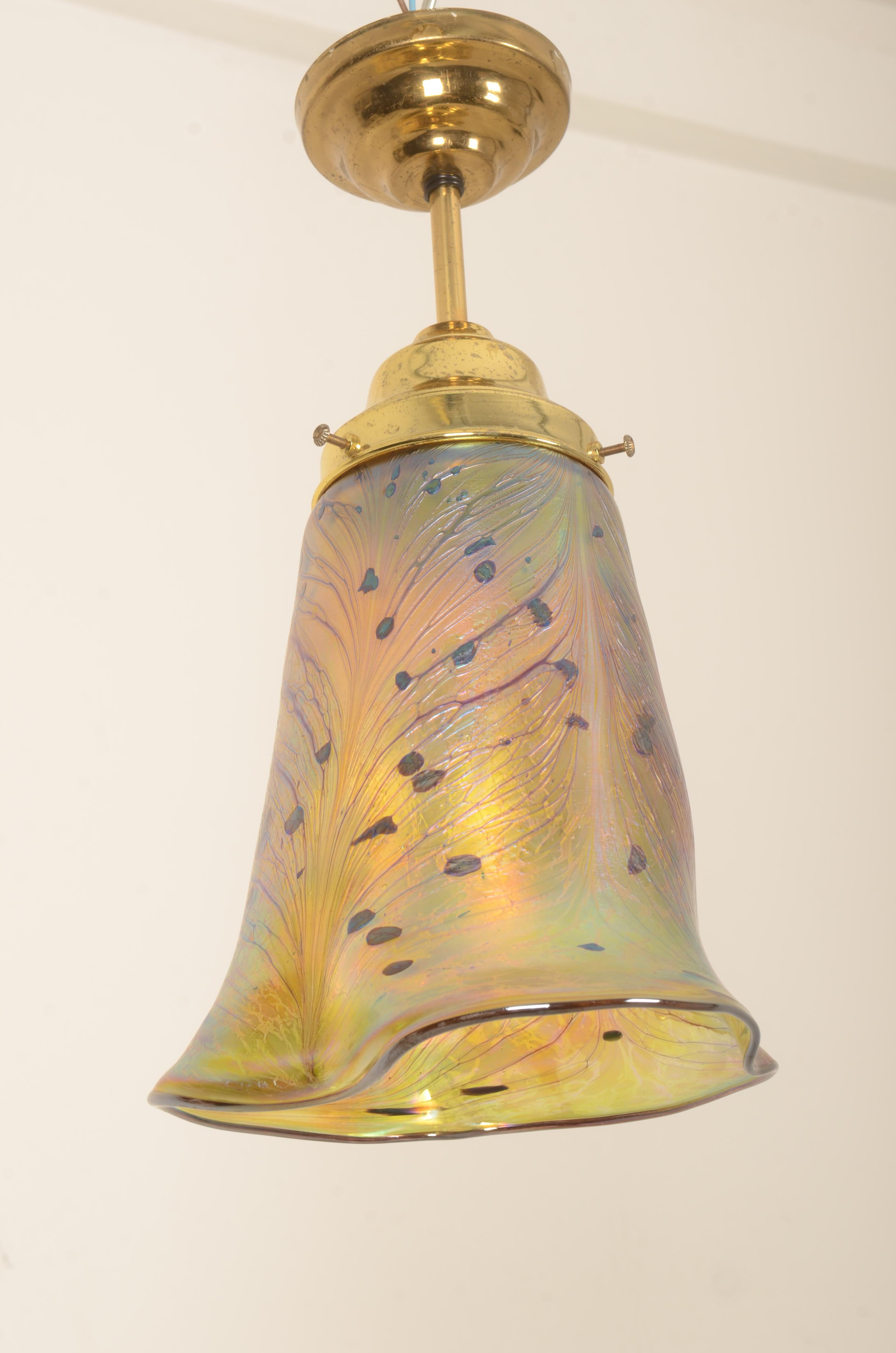 Lampada a sospensione in stile Art Nouveau giallo/oro in vendita 4