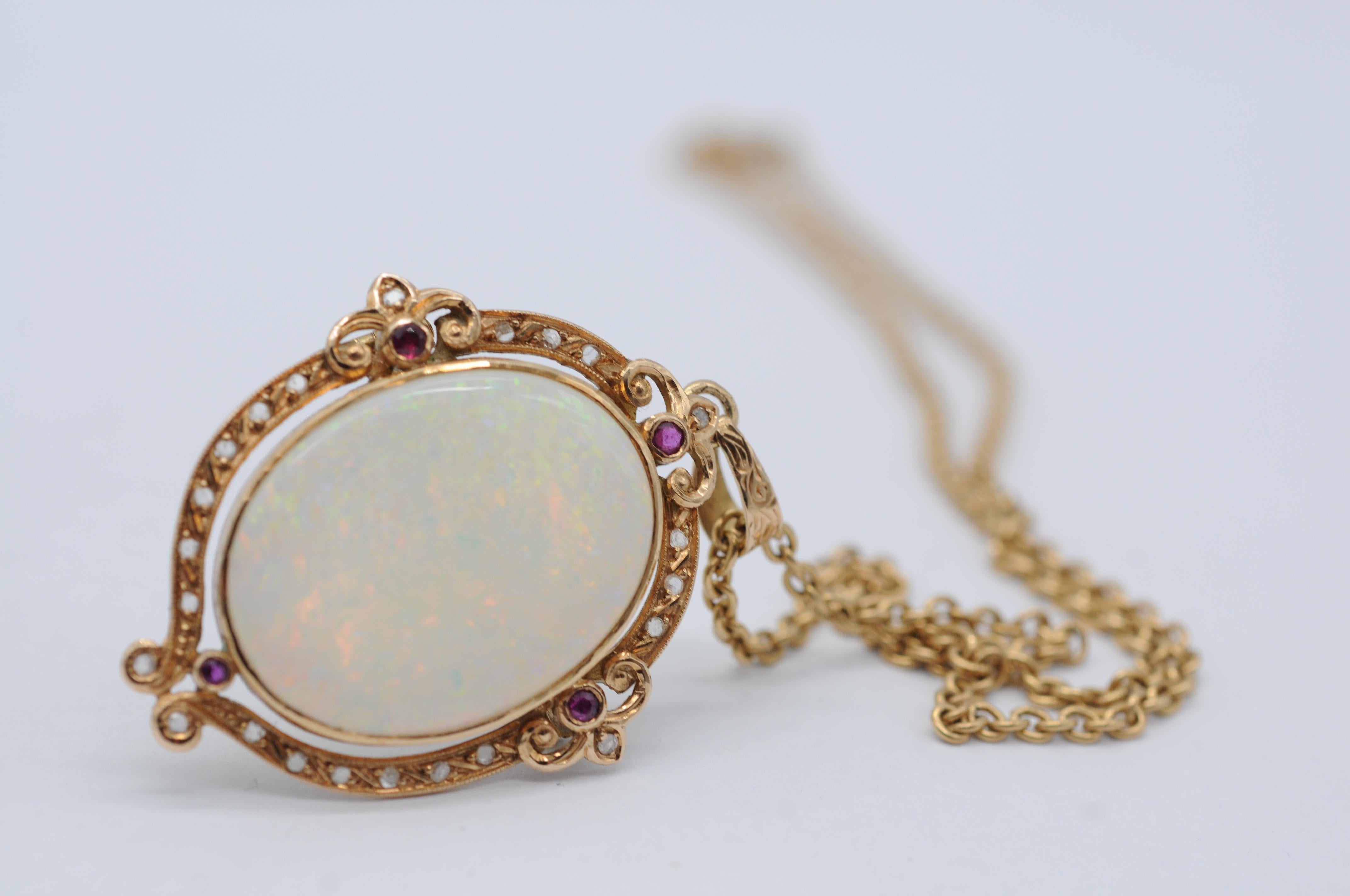 Colgante Art Nouveau de oro amarillo con ópalo, diamantes y rubíes en venta 11