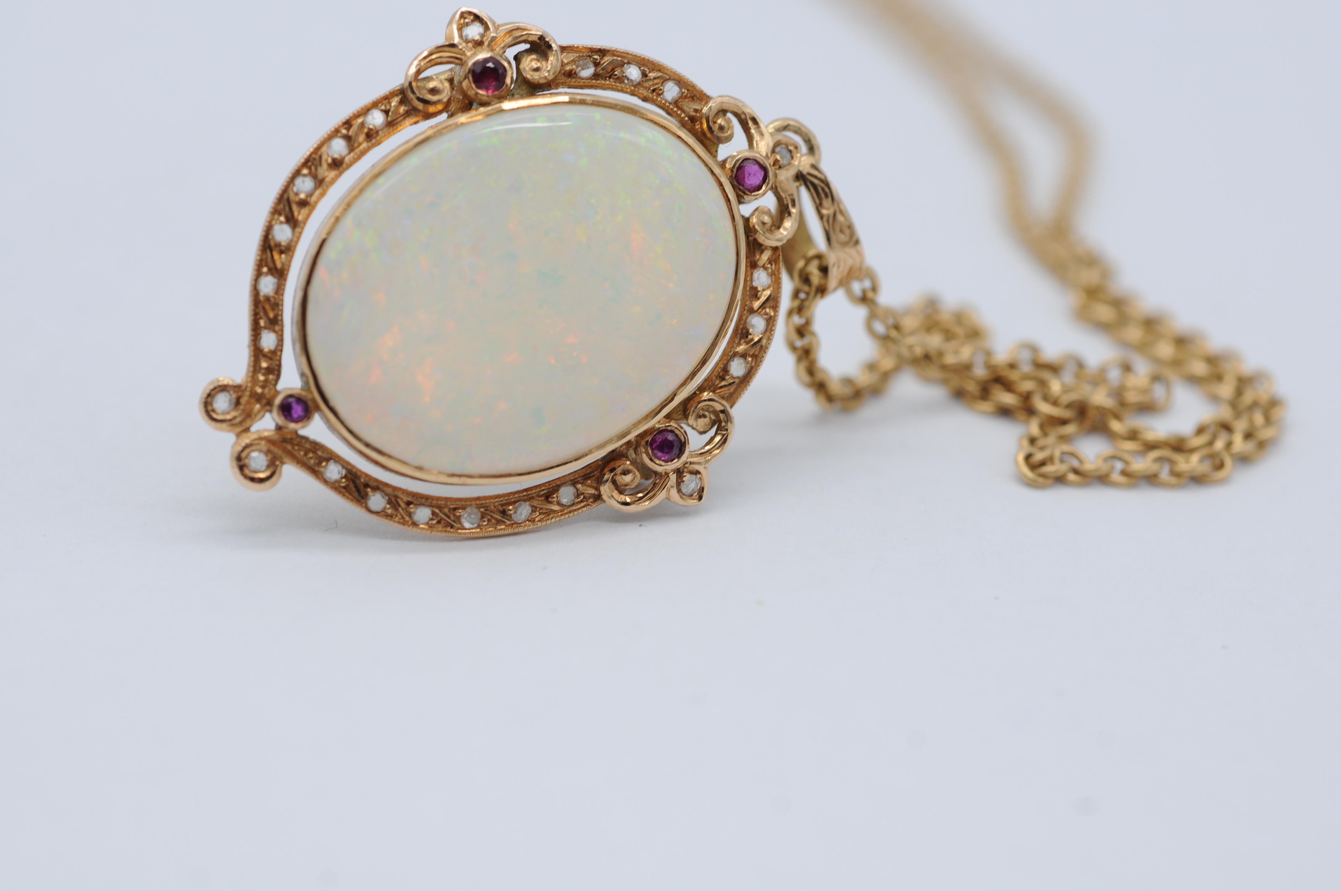 Colgante Art Nouveau de oro amarillo con ópalo, diamantes y rubíes en venta 12