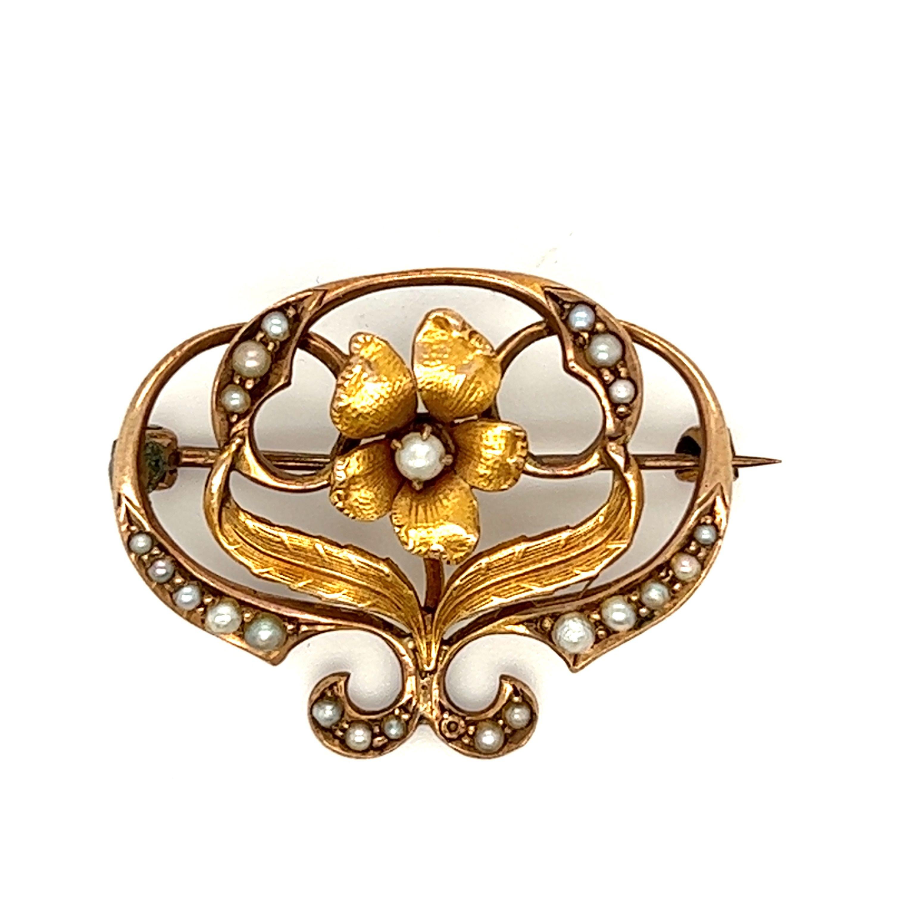 Women's or Men's Art Nouveau Yellow Gold Seed Pearl Flower Brooch Pin For Sale