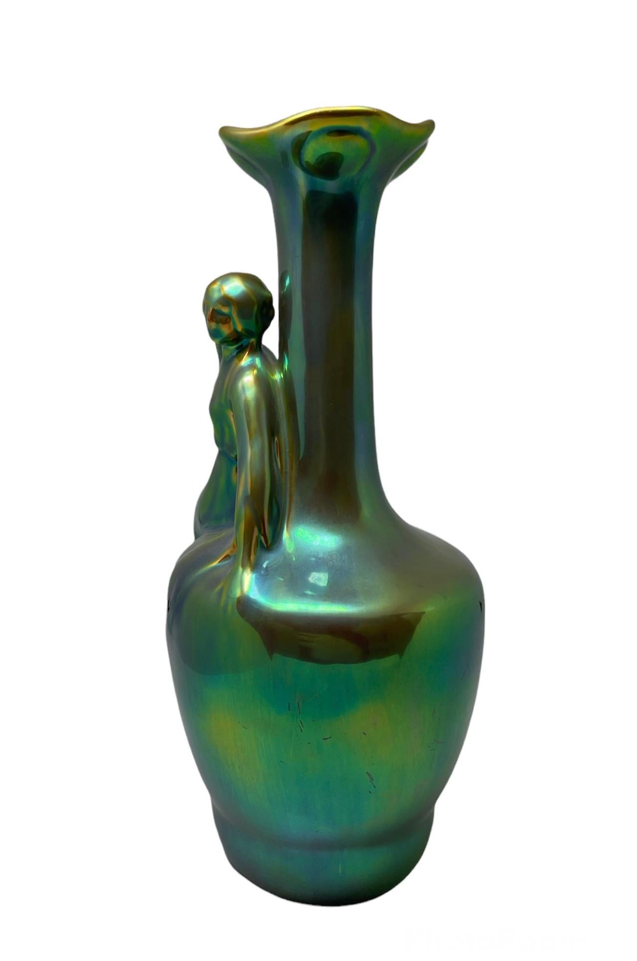 Art Nouveau Zsolnay Eosin Green Glazed Ceramic Vase In Good Condition In Guaynabo, PR
