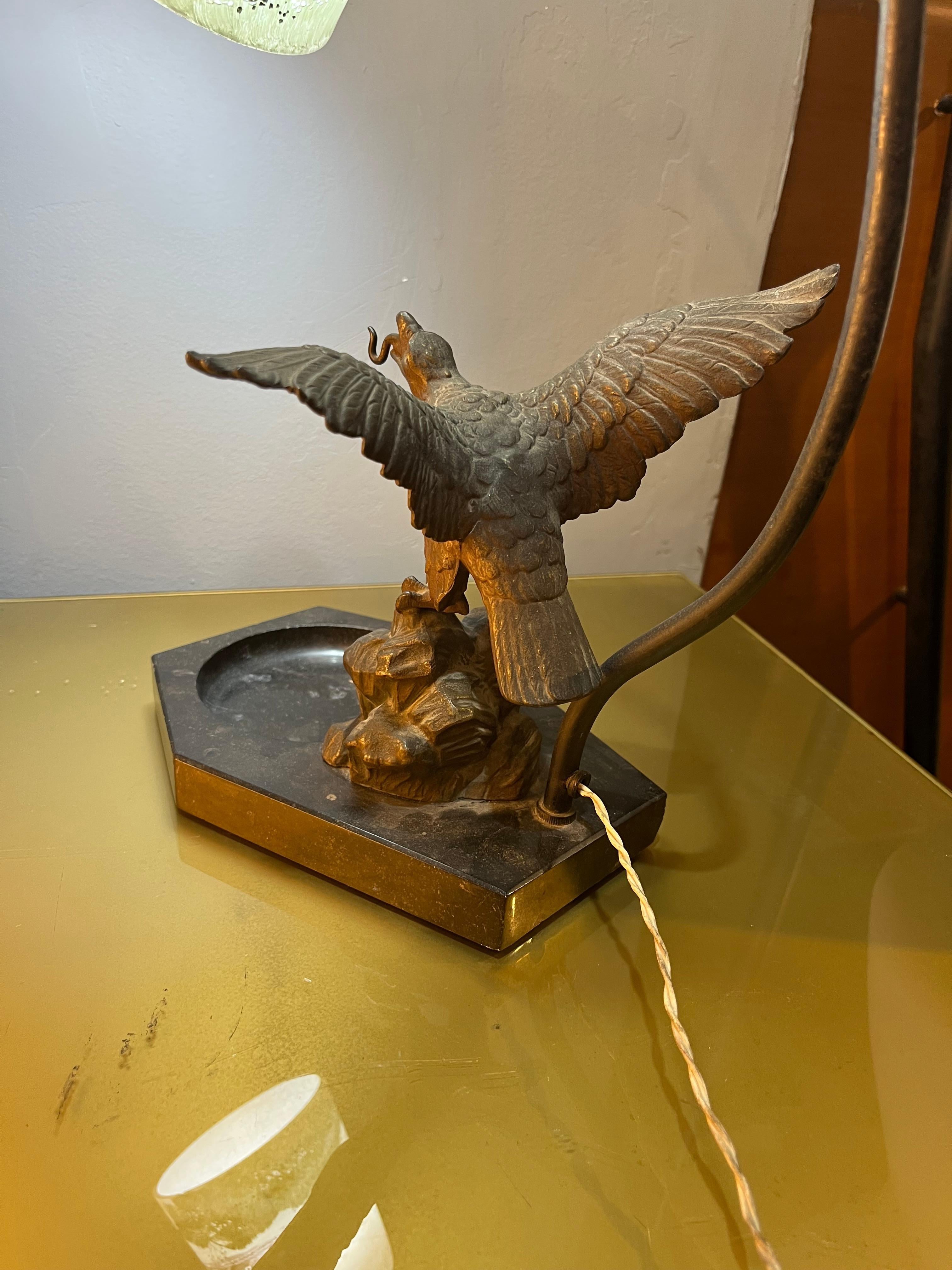 art nouveu lamp with eagle as base In Good Condition For Sale In Catania, IT
