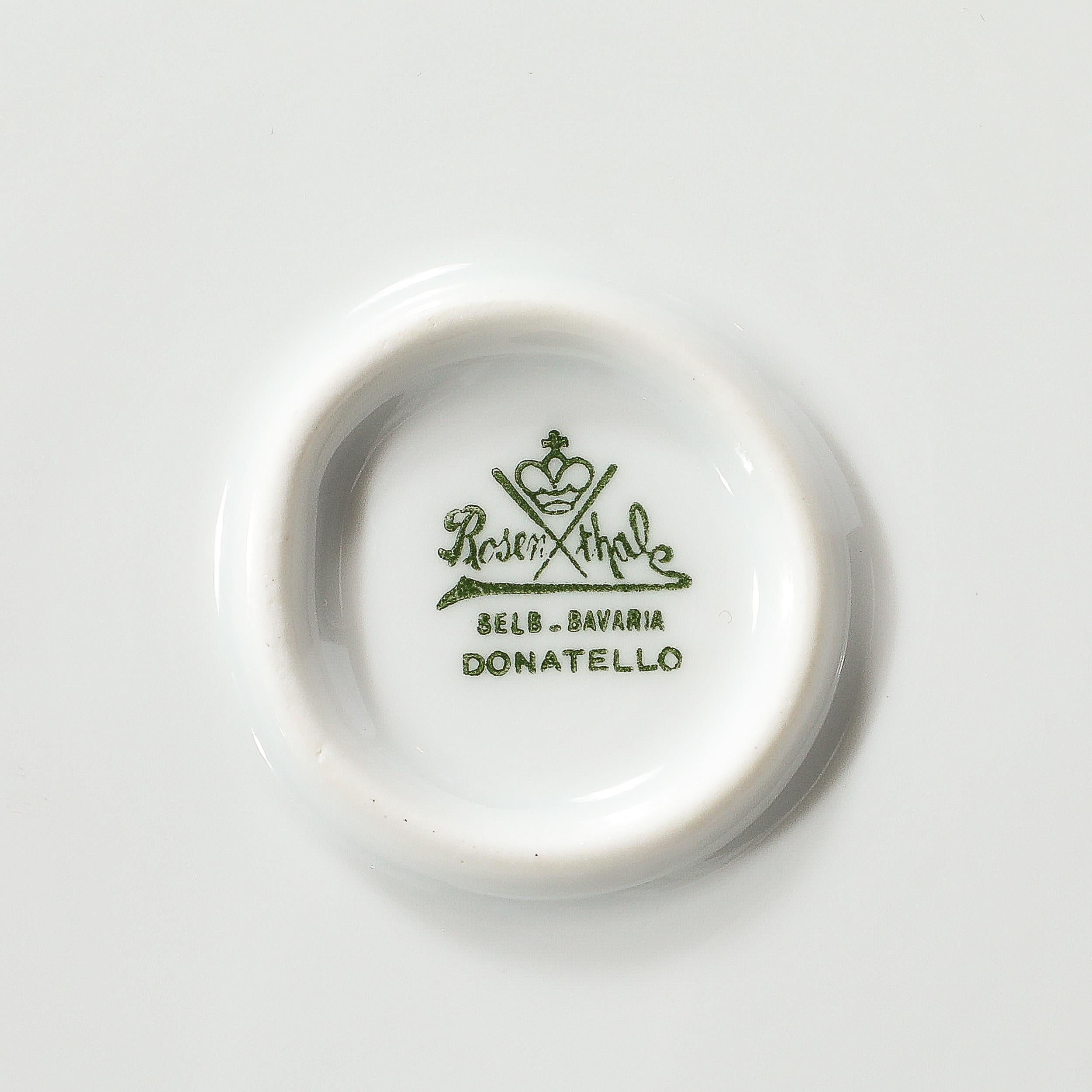 Jugendstil-Schale aus Porzellan mit Donatello-Muster und vergoldeten Griffen und Motiv von Rosenthal im Angebot 3