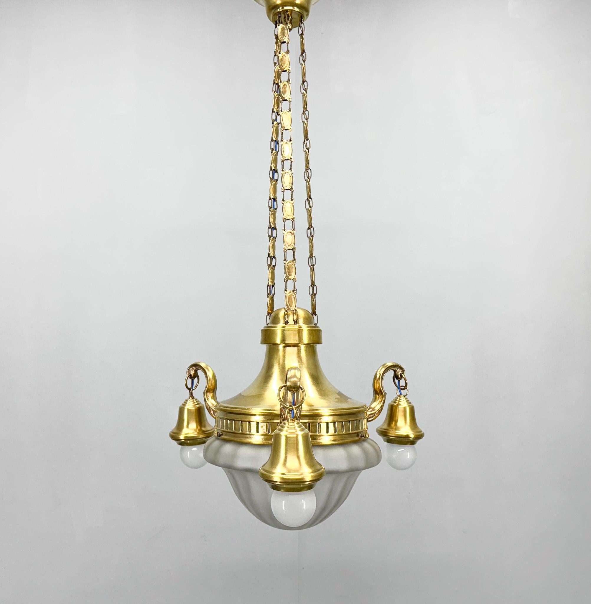 Beautiful large brass chandelier from the 1920s from Germany. Renovated, rewired. Bulbs: 4 x E27 (E26). US wiring compatible.