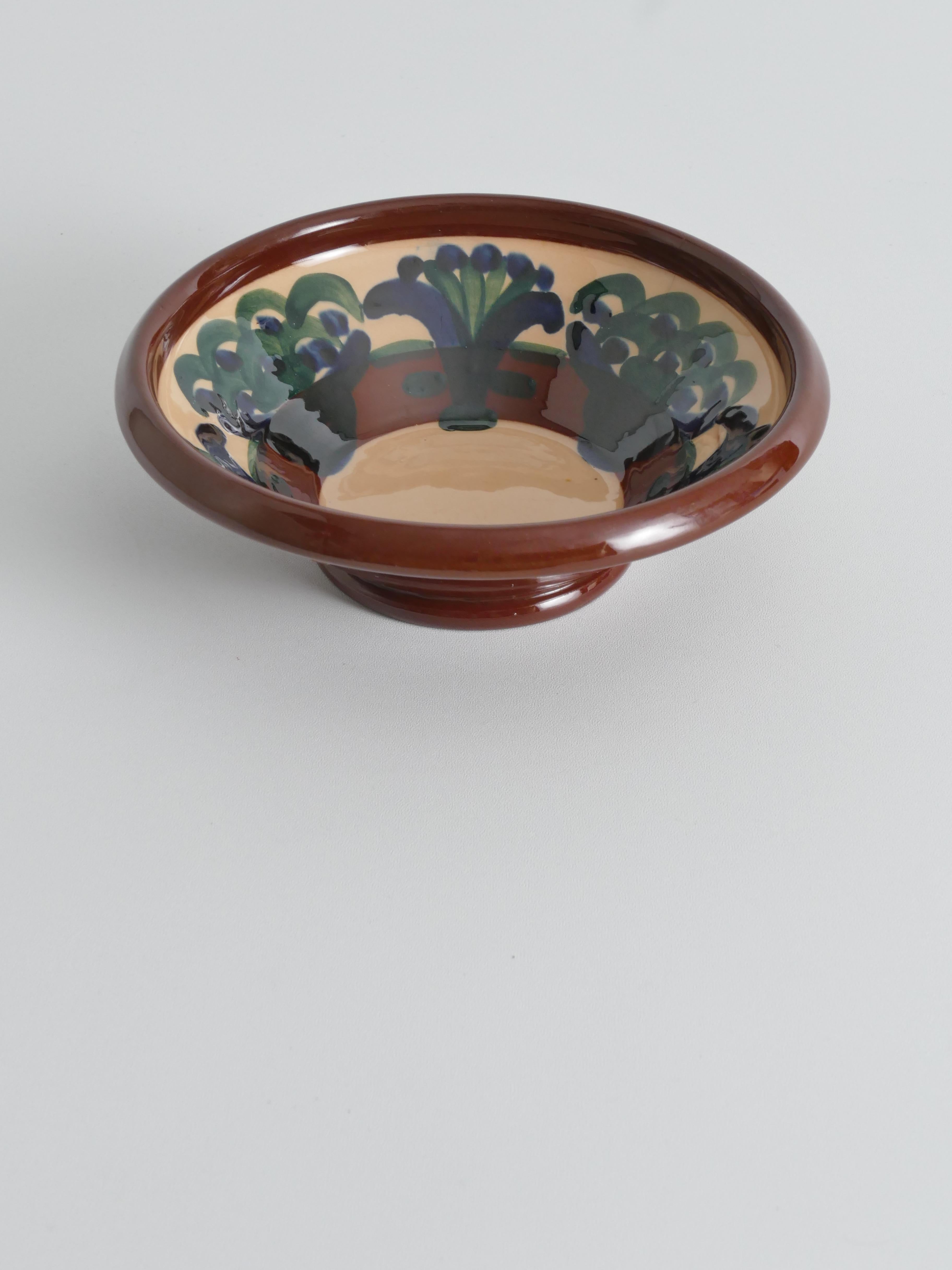 Art Noveau Floral Motif Bowl by Agda Österberg, St. Erik Lervarufabriker, 1910s For Sale 2