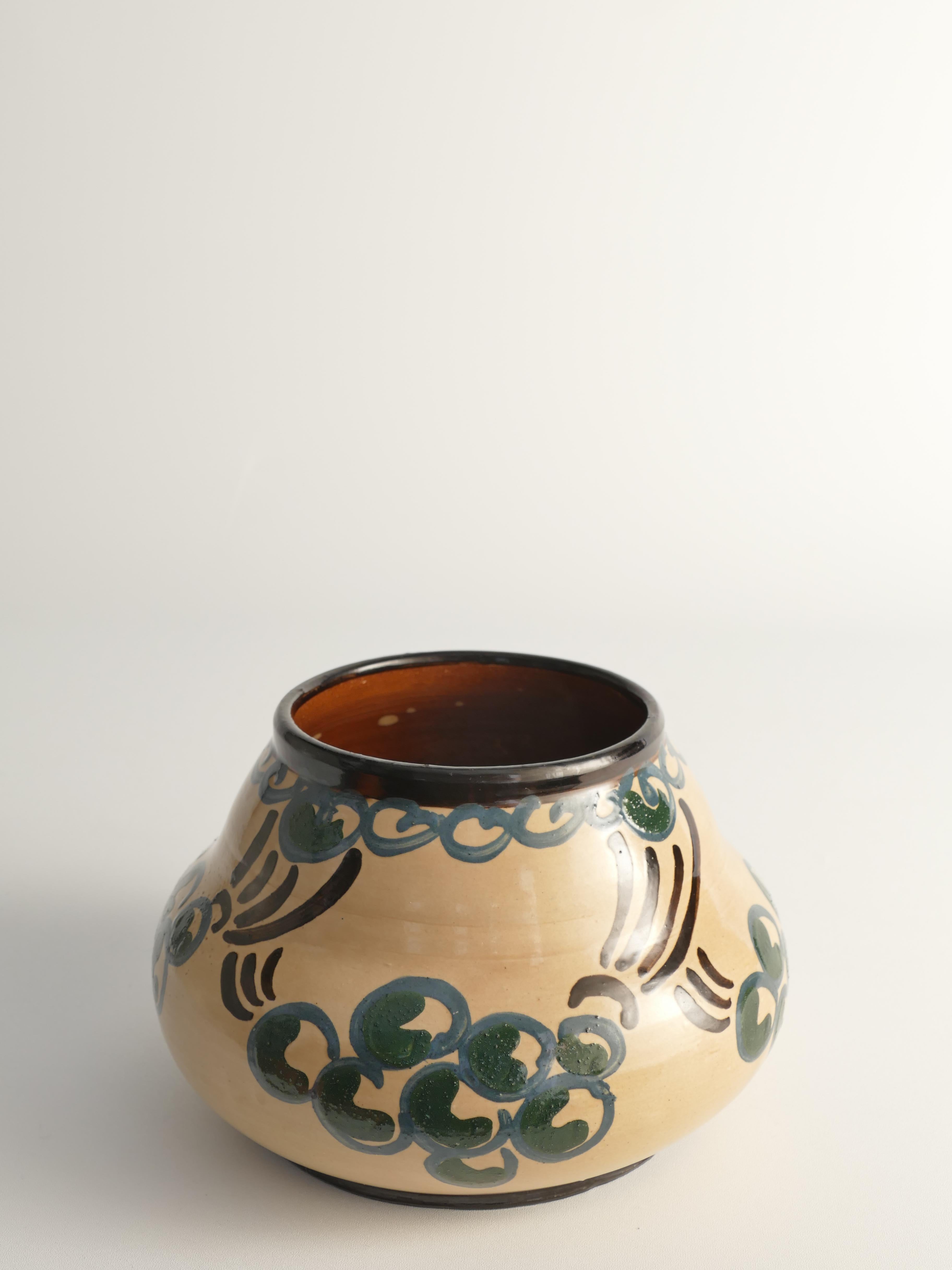Art Noveau Floral Motif Vase by Agda Österberg, St. Erik Lervarufabriker, 1910s 4