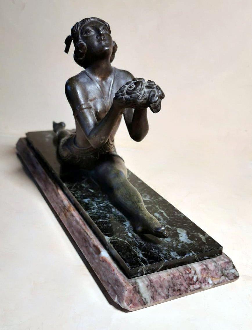 Art Noveau French Bronze Statuette with Marble Base Depicting Young Dancer In Good Condition For Sale In Prato, Tuscany