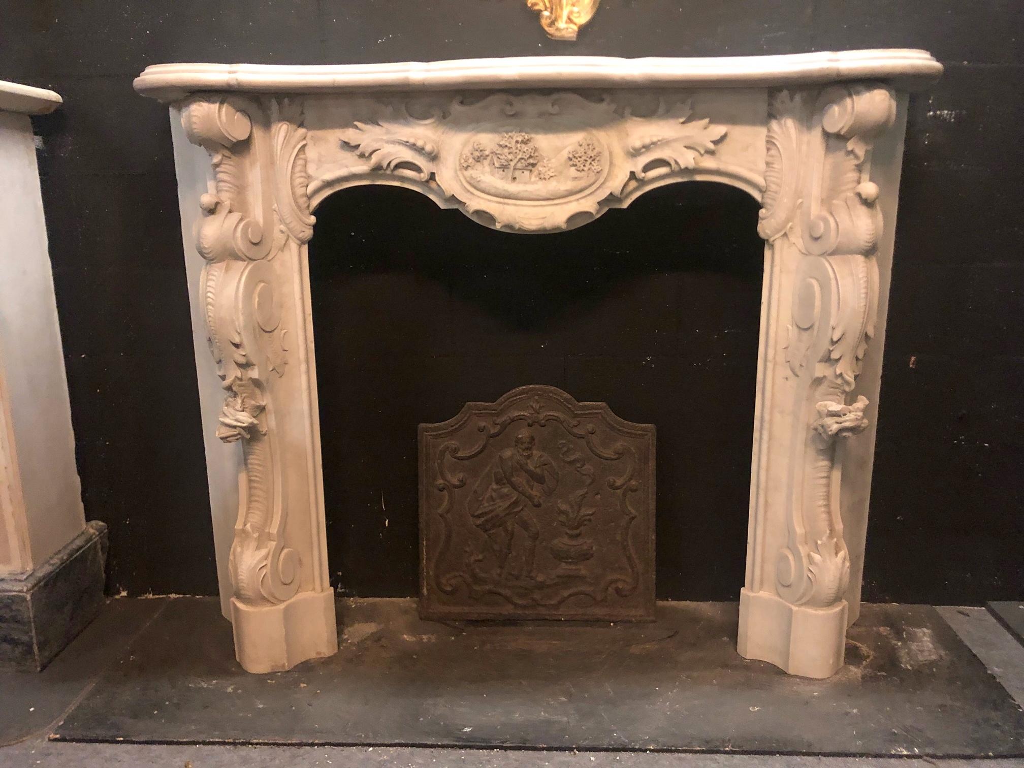 Italian Art Noveau Mantel Fireplace in White Carrara Marble, Early 1900s, Italy For Sale