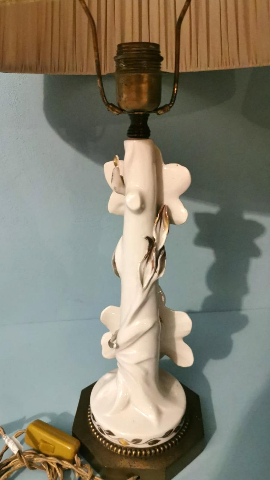 Paire de lampes françaises en porcelaine couleur ivoire et or pur Art Noveau en vente 3