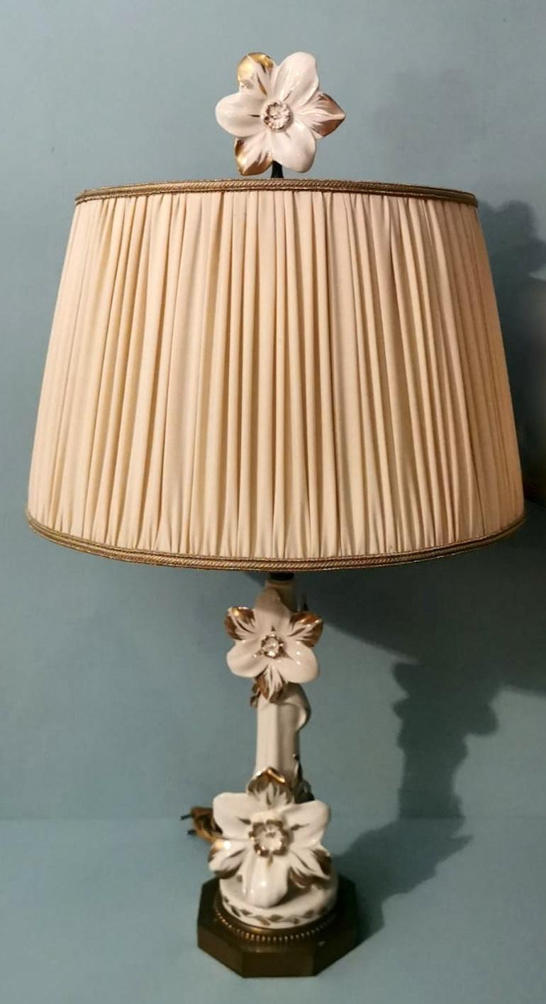 Art Noveau Pair Of French Porcelain Lamps Color Ivory And Pure Gold For Sale 5