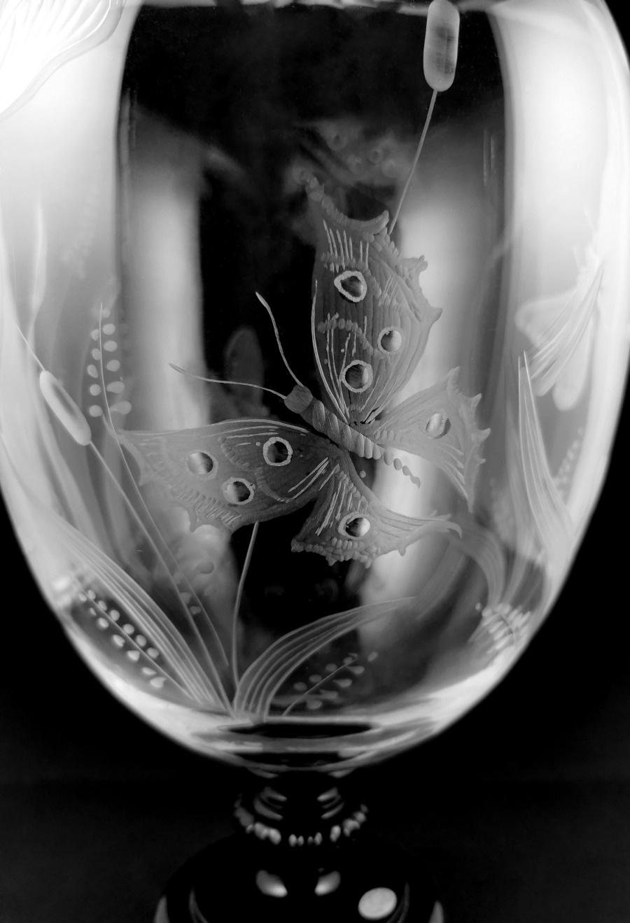 Art Noveau Style Large Crystal Vase Engraved With Butterflies And Dragonflies For Sale 3