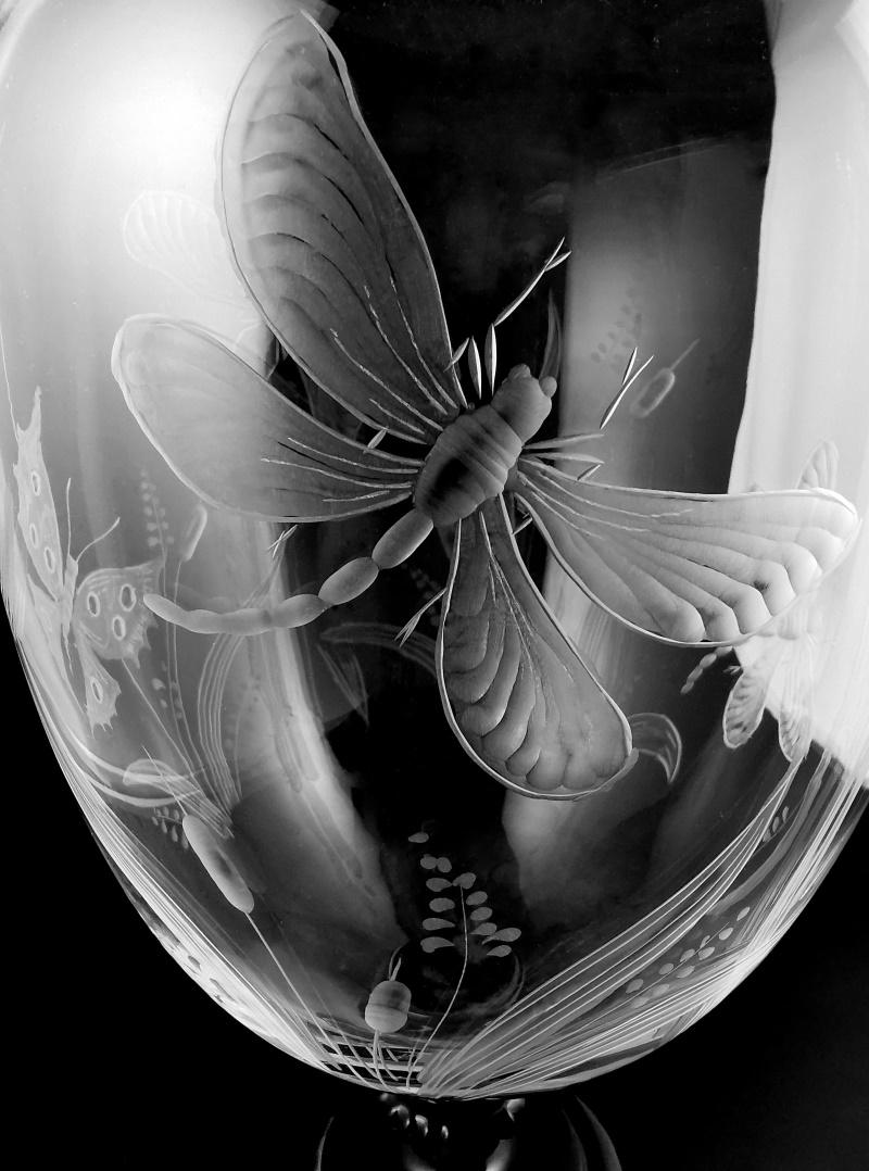 Art Noveau Style Large Crystal Vase Engraved With Butterflies And Dragonflies For Sale 6