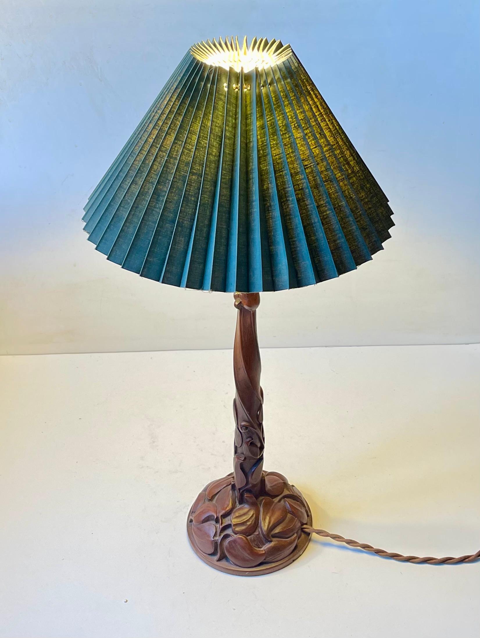 Art Nouveau Art Noveau 'Tree Trunk' Table Lamp carved with Leaves, 1920s For Sale