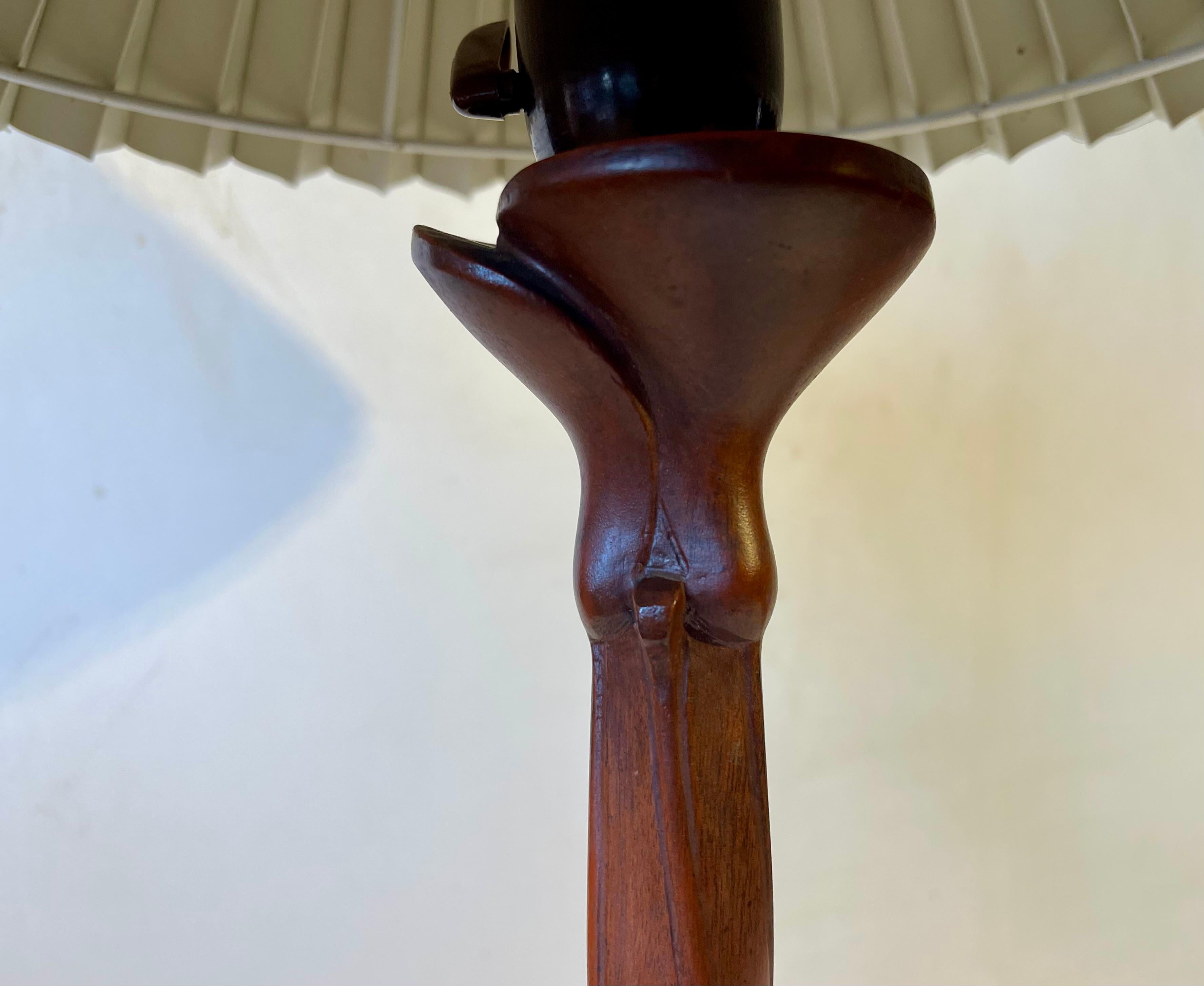 Art Noveau 'Tree Trunk' Table Lamp carved with Leaves, 1920s In Good Condition For Sale In Esbjerg, DK