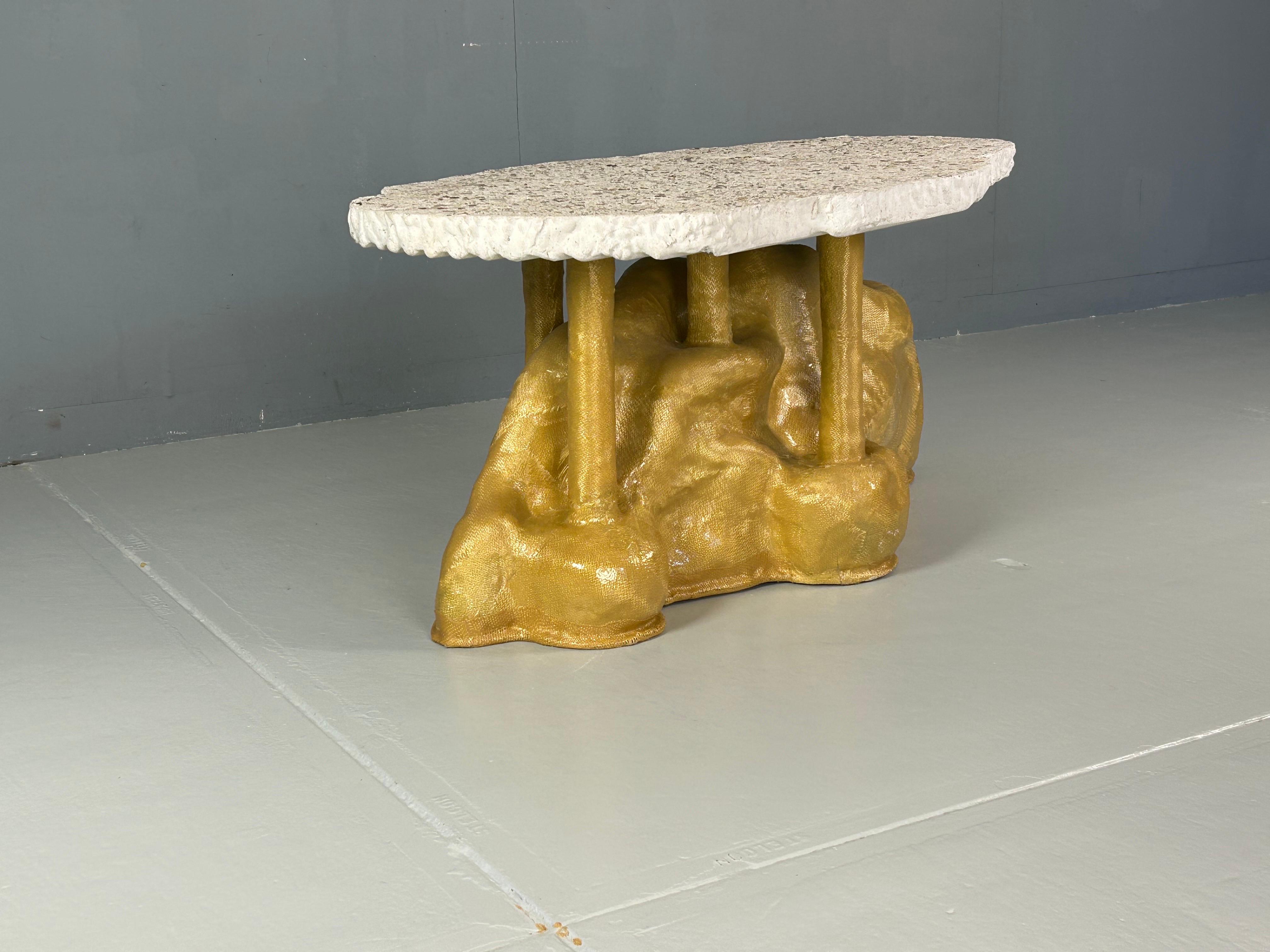 Pieza de arte Mesa de centro Kevlar y hormigón en venta 1