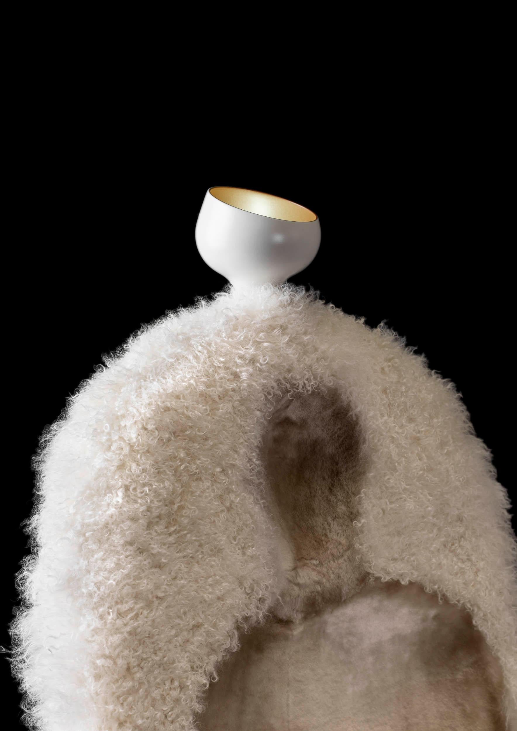 Fauteuil Salvador Dali « Invisible Personage » en peau de mouton, édition limitée Neuf - En vente à Barcelona, ES