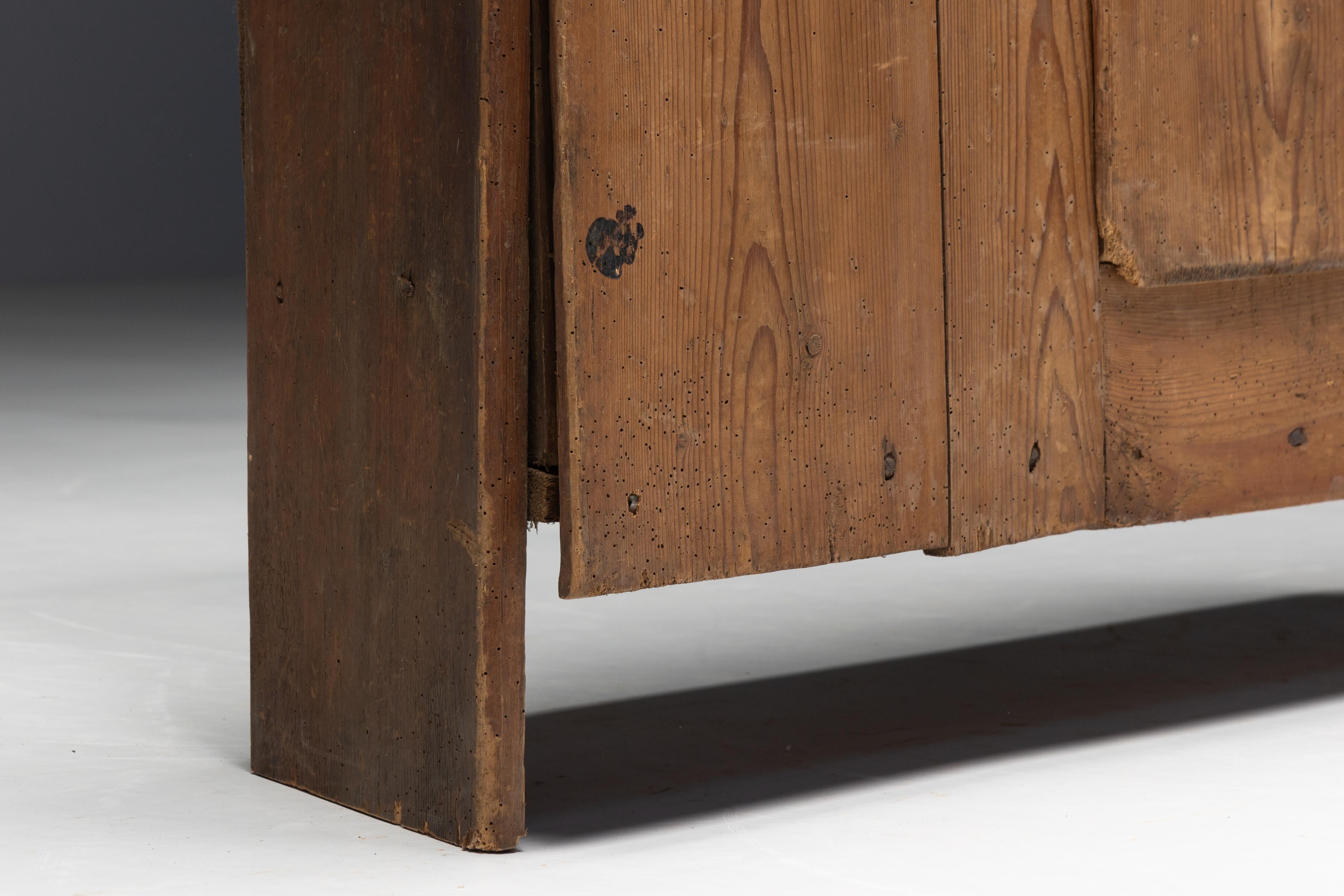 Credenza alpina Art Populaire, Francia, XIX secolo In condizioni ottime in vendita a Antwerp, BE