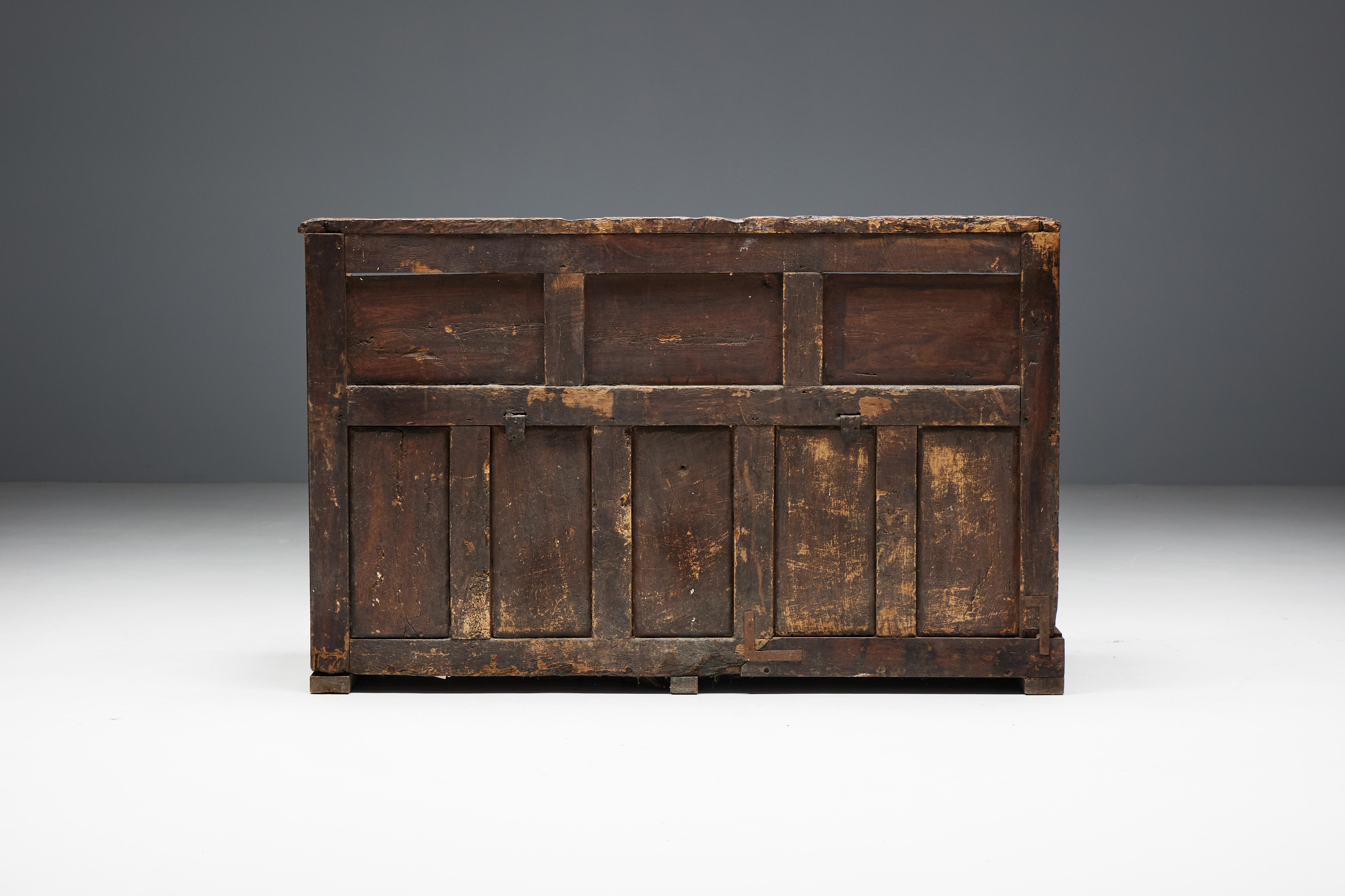 Art Populaire Chest Bench, France, 17th Century For Sale 3
