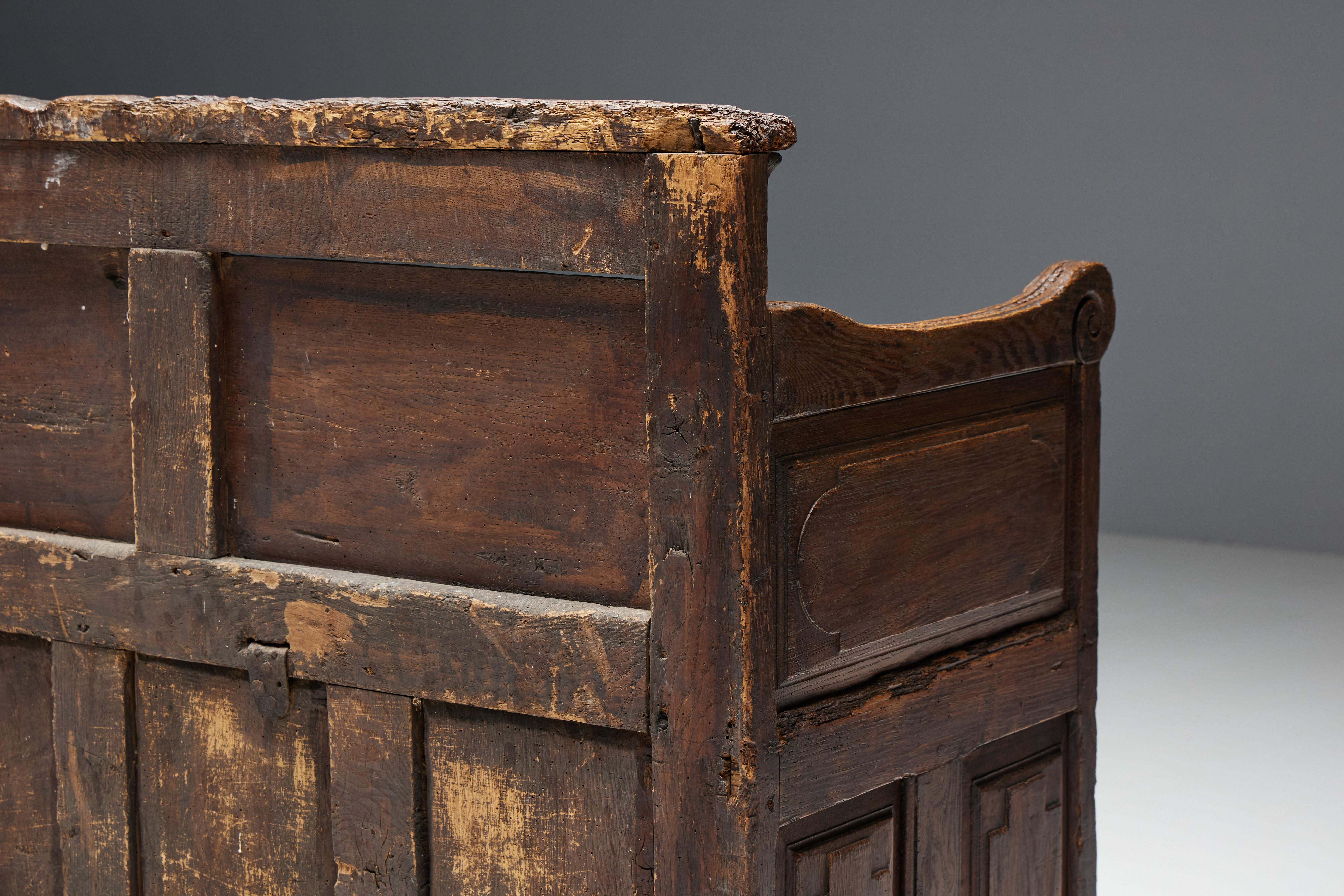 Art Populaire Chest Bench, France, 17th Century For Sale 4