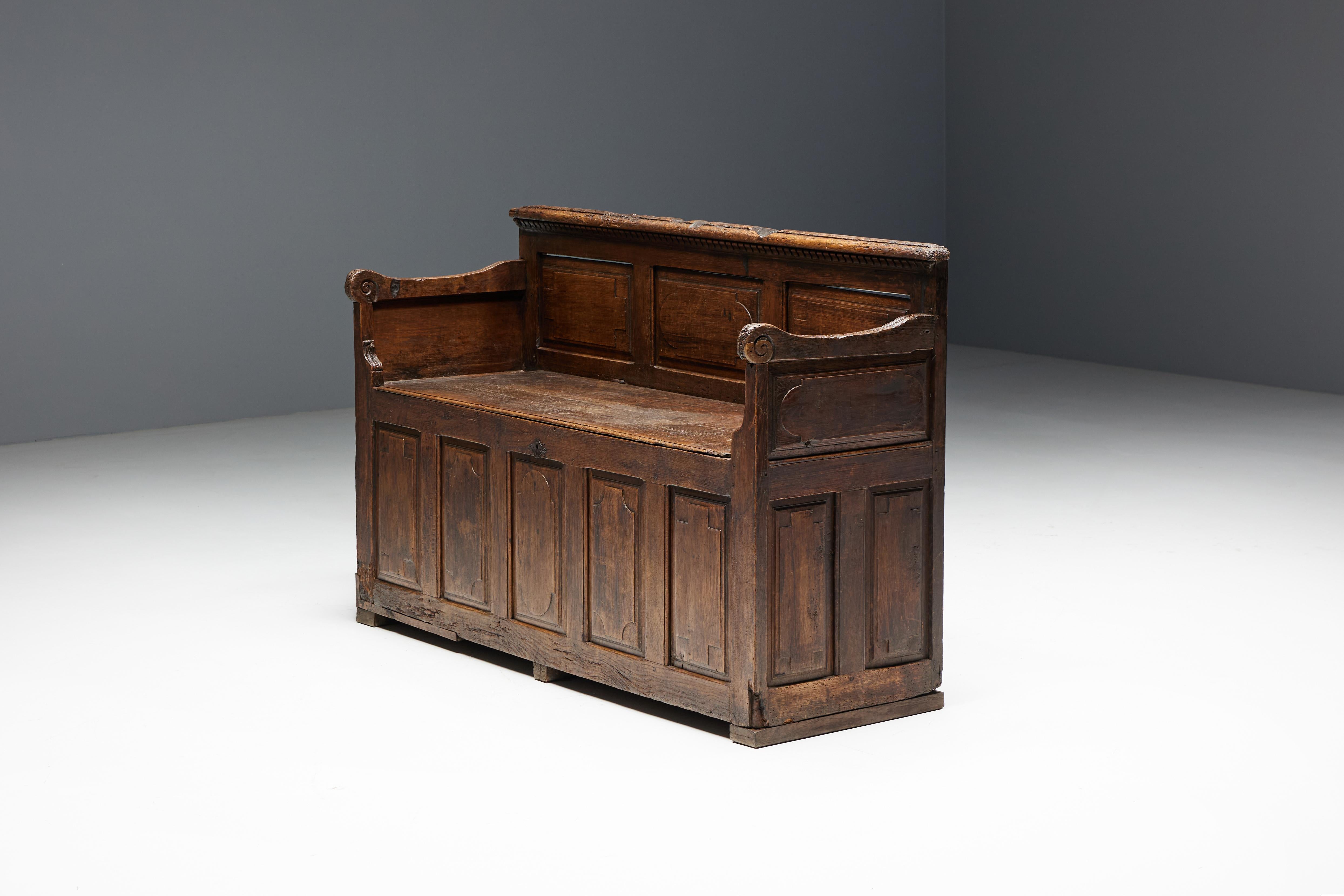 Art Populaire Chest Bench, France, 17th Century For Sale 2