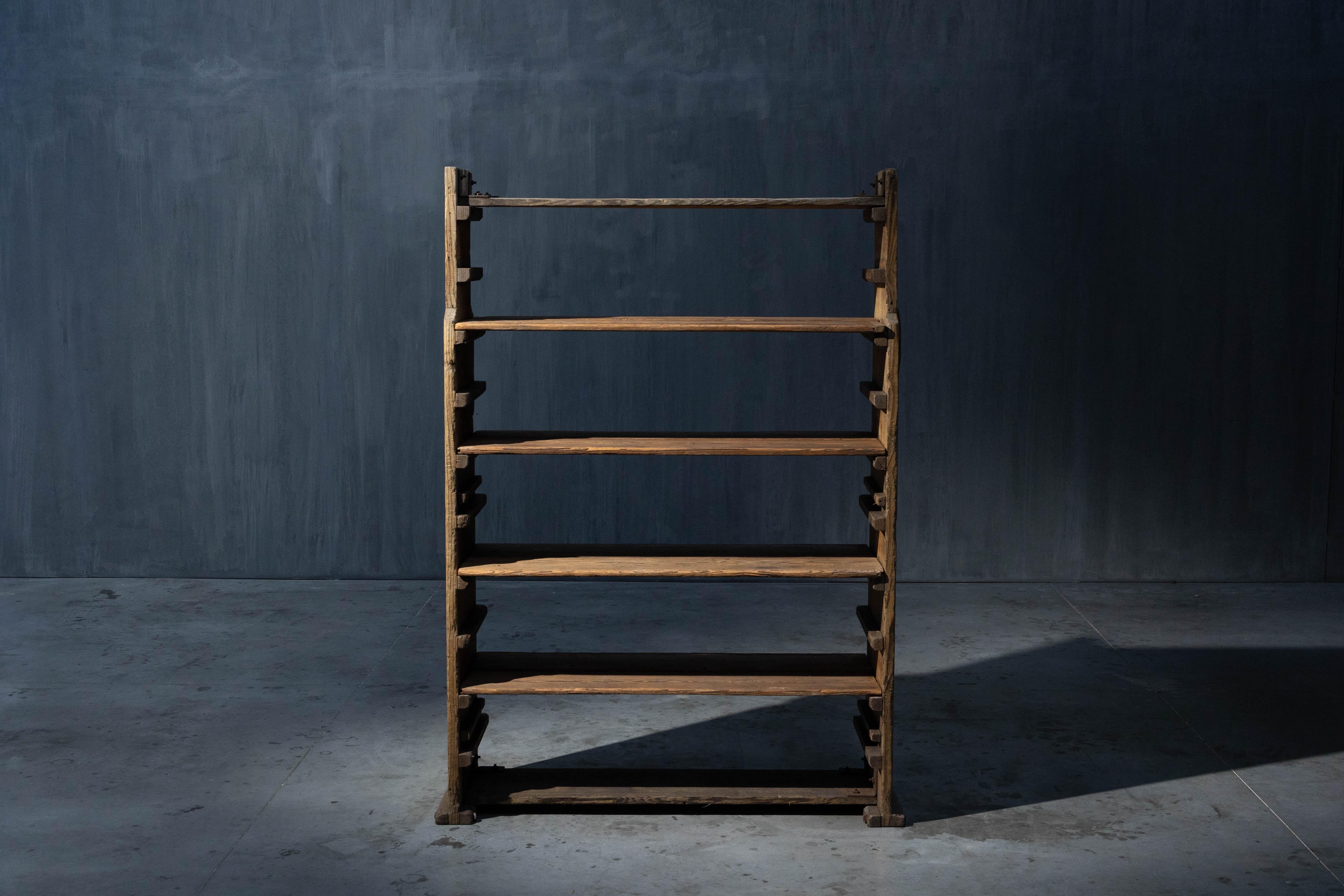 Art Populaire Wabi Sabi Etagère, France, 19th Century In Excellent Condition For Sale In Antwerp, BE