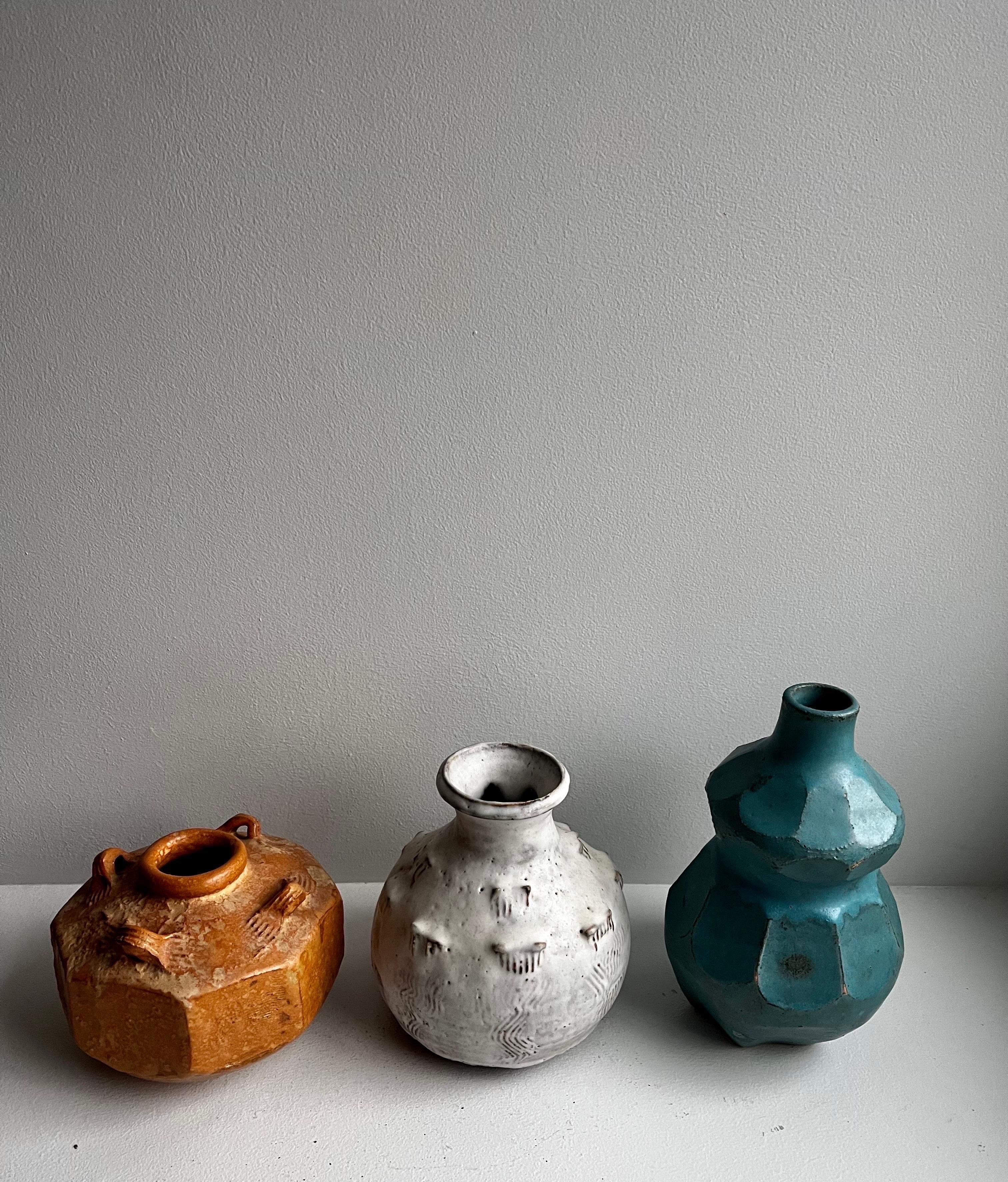 Ceramiche dell'artista Walter Darby Bannard, 1978 

blu - altezza 8