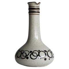 Carafe ou vase en poterie d'art de Drejargruppen pour Rörstrand, Suède.