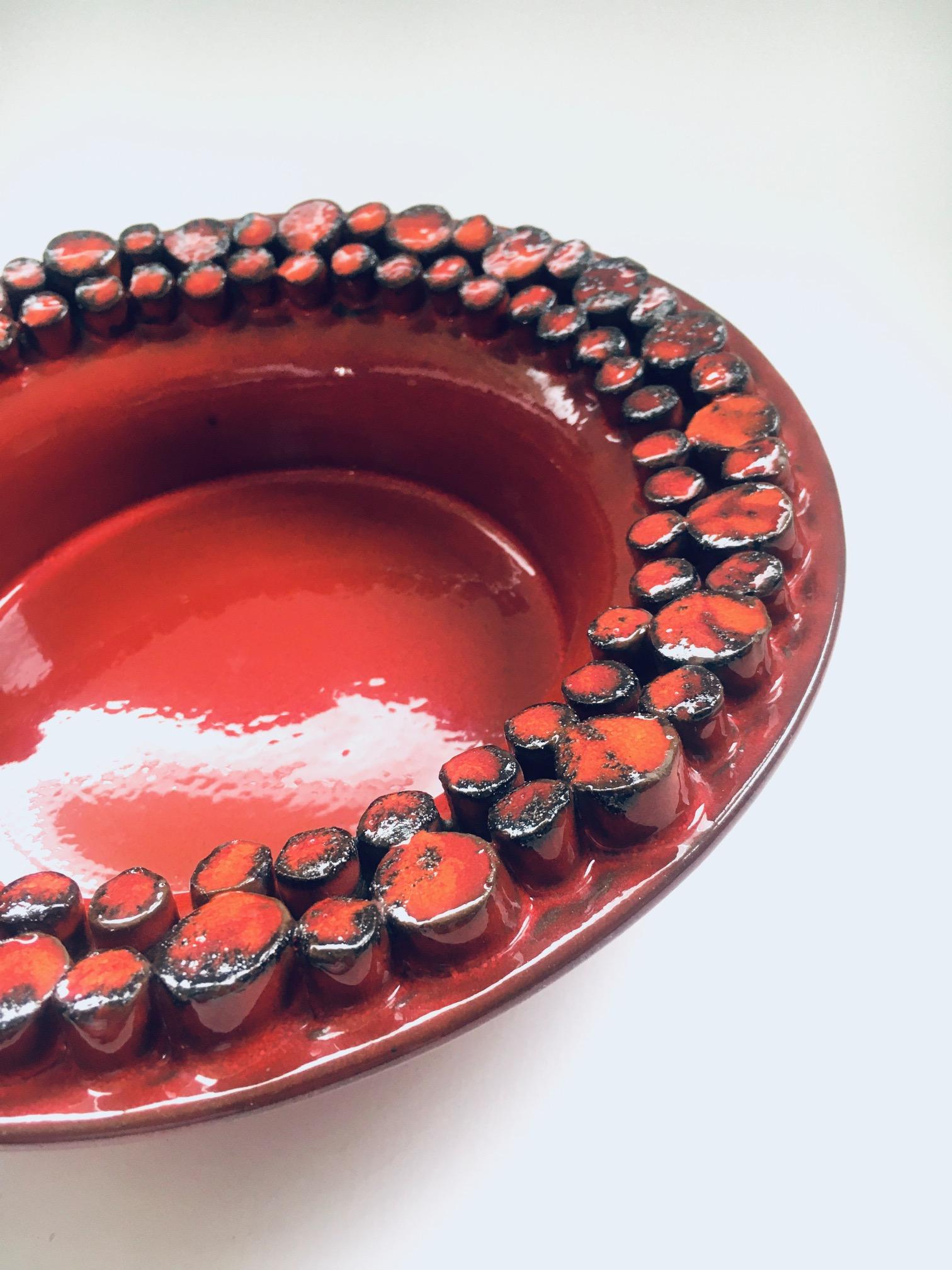 Art Pottery Dish by Hans Welling for Ceramano Ceralux, West Germany 1960's In Good Condition For Sale In Oud-Turnhout, VAN
