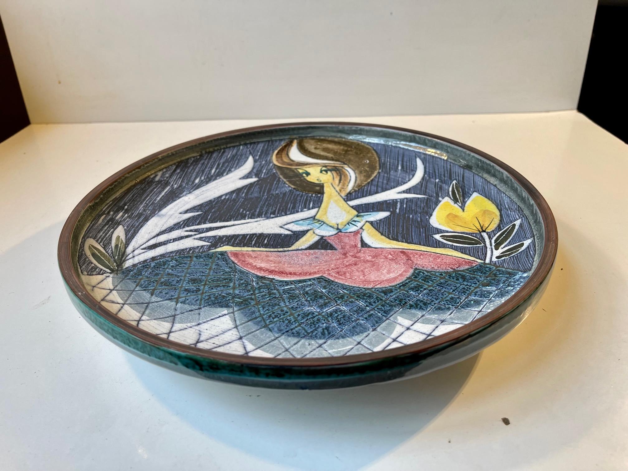 Assiette de présentation ou plaque murale Sgrafitto en poterie d'art par Tilgmans Suède, années 1950 en vente 1