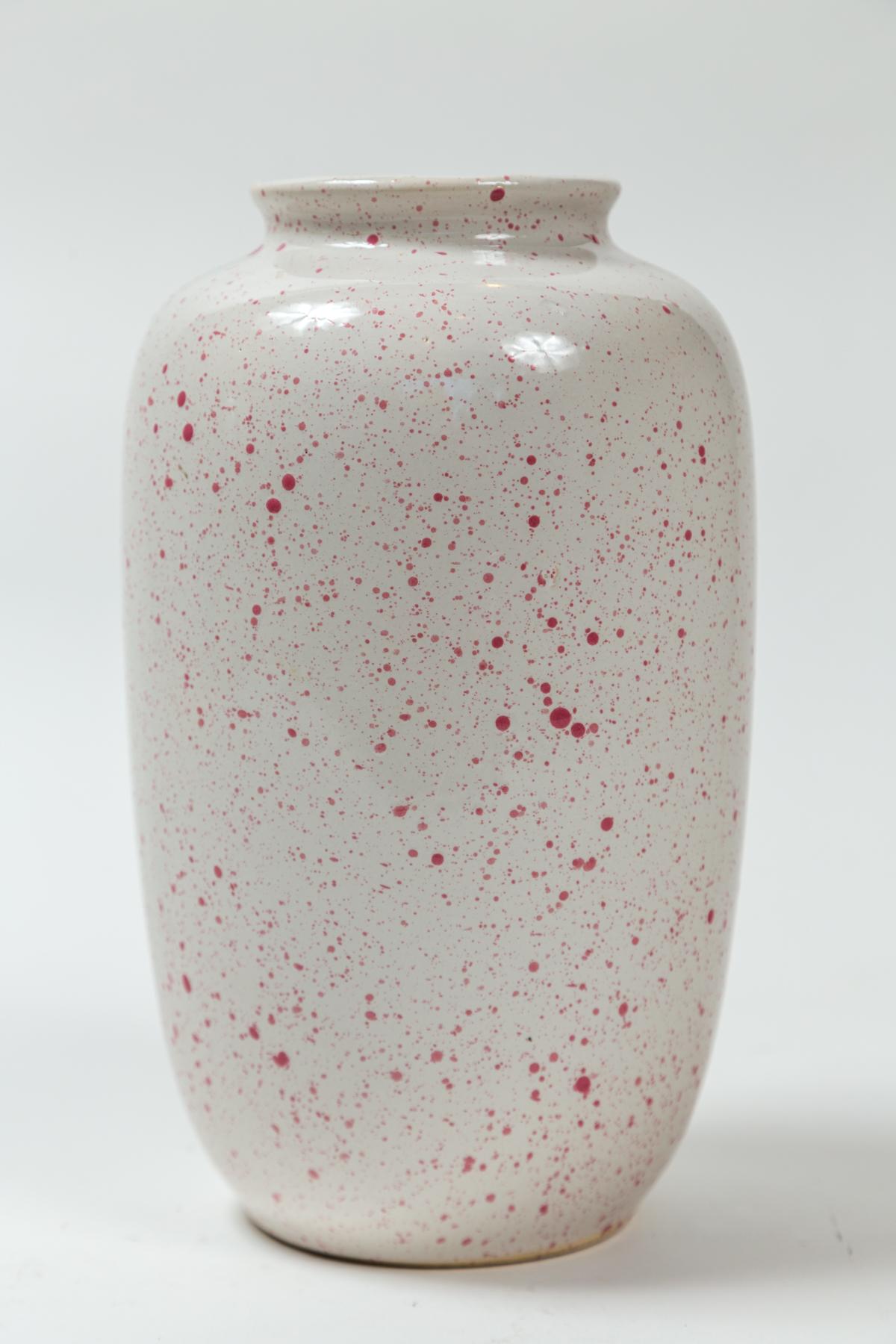 Spatterware-Vase aus Kunstkeramik von Sheila Fournier, England, 20. Jahrhundert (Moderne der Mitte des Jahrhunderts) im Angebot