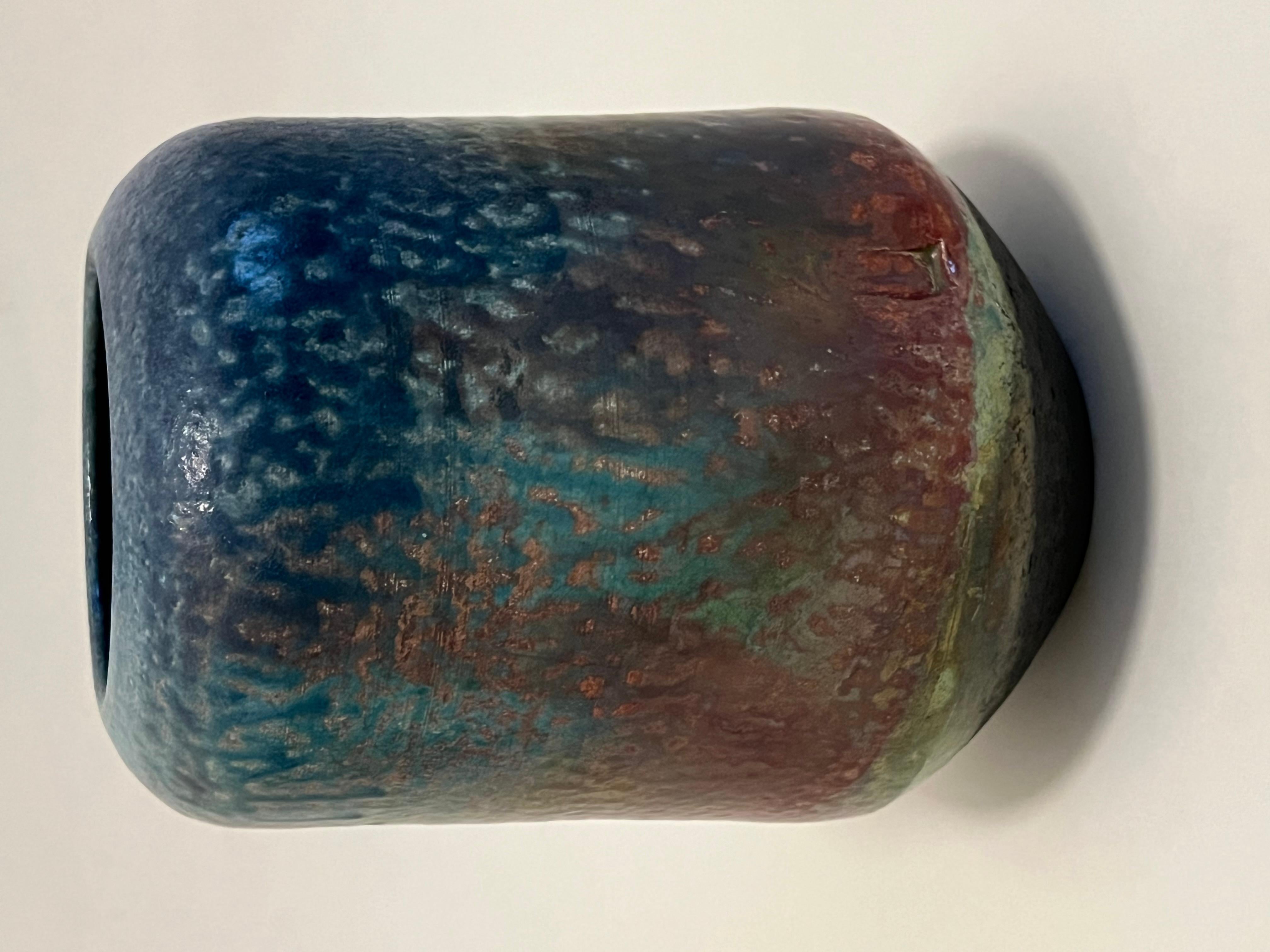 Estetismo Vaso in ceramica artistica con smalto iridescente in vendita