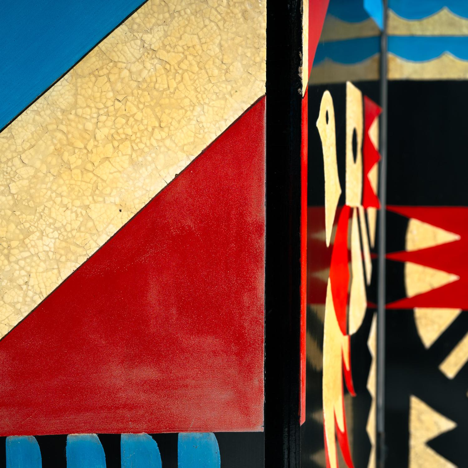 Separador de ambientes de estilo art déco con pájaros, motivos geométricos, rojo, amarillo, azul en venta 8