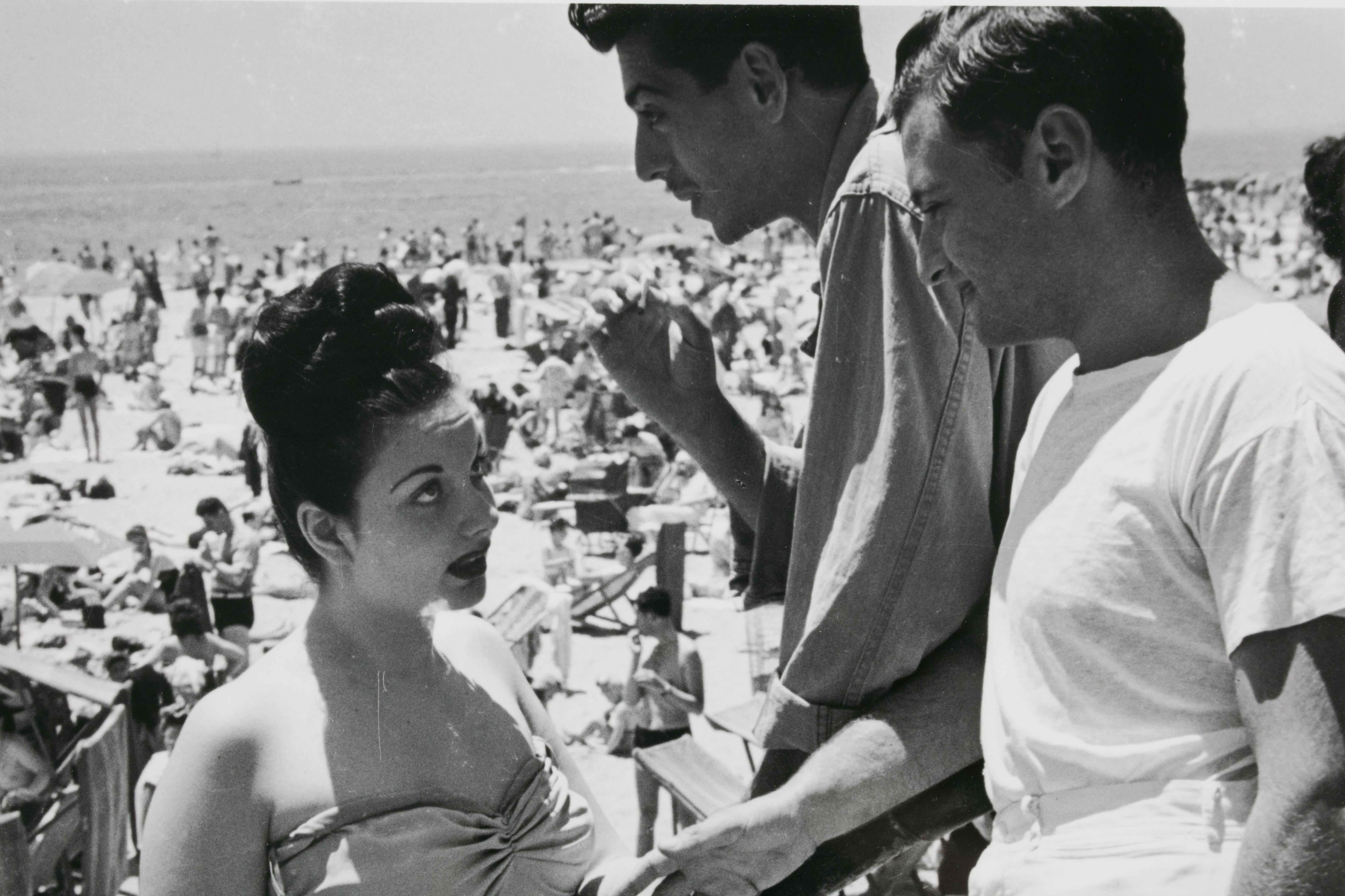 Coney Island Threesome, 1947 - Gray Black and White Photograph by Art Shay