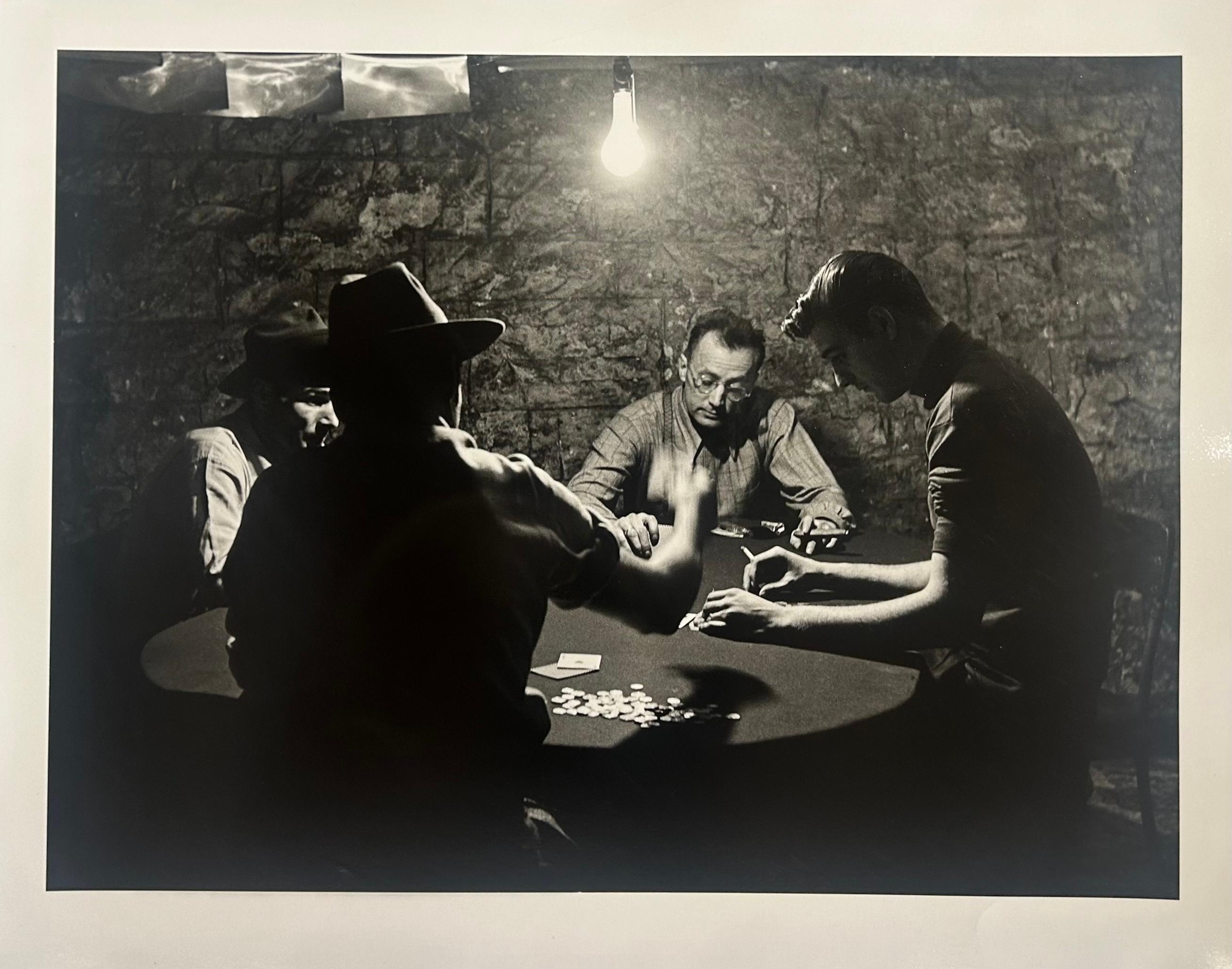 Art Shay Black and White Photograph – Der Mann mit dem goldenen Arm - Pokertisch mit Algren ca. 1949, signiertes Foto