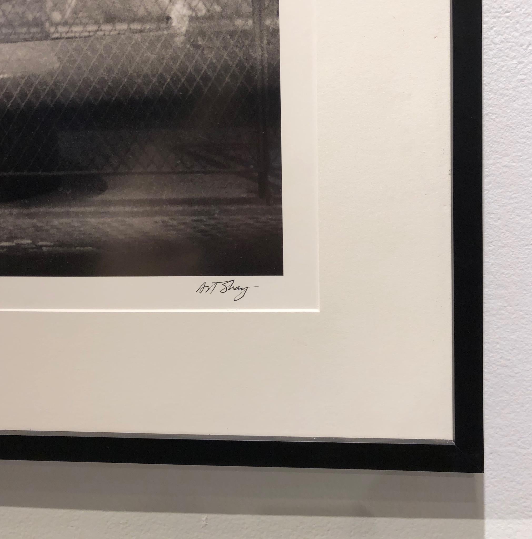 Tre o quattro età di donne - Fotografia di strada in bianco e nero di Art Shay in vendita 3
