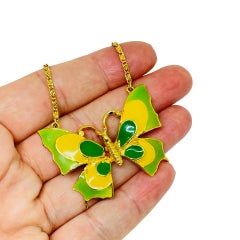 ART collar de cadena de mariposa con esmalte en tono dorado vintage firmado por diseñador