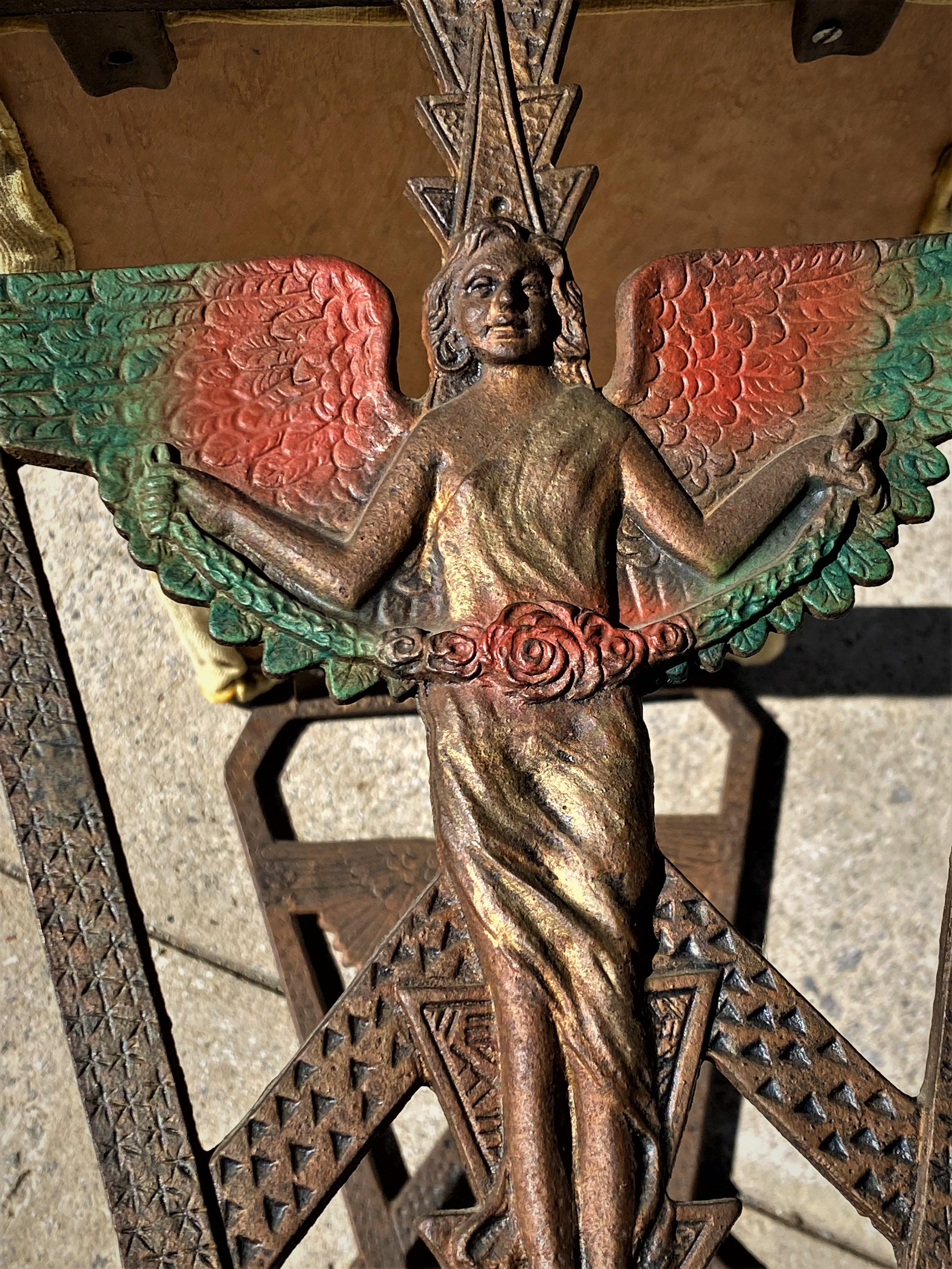 Art Specialty Co. Art Deco Gusseisen geflügelte weibliche Figur Eitelkeit Bank/Stock (amerikanisch) im Angebot