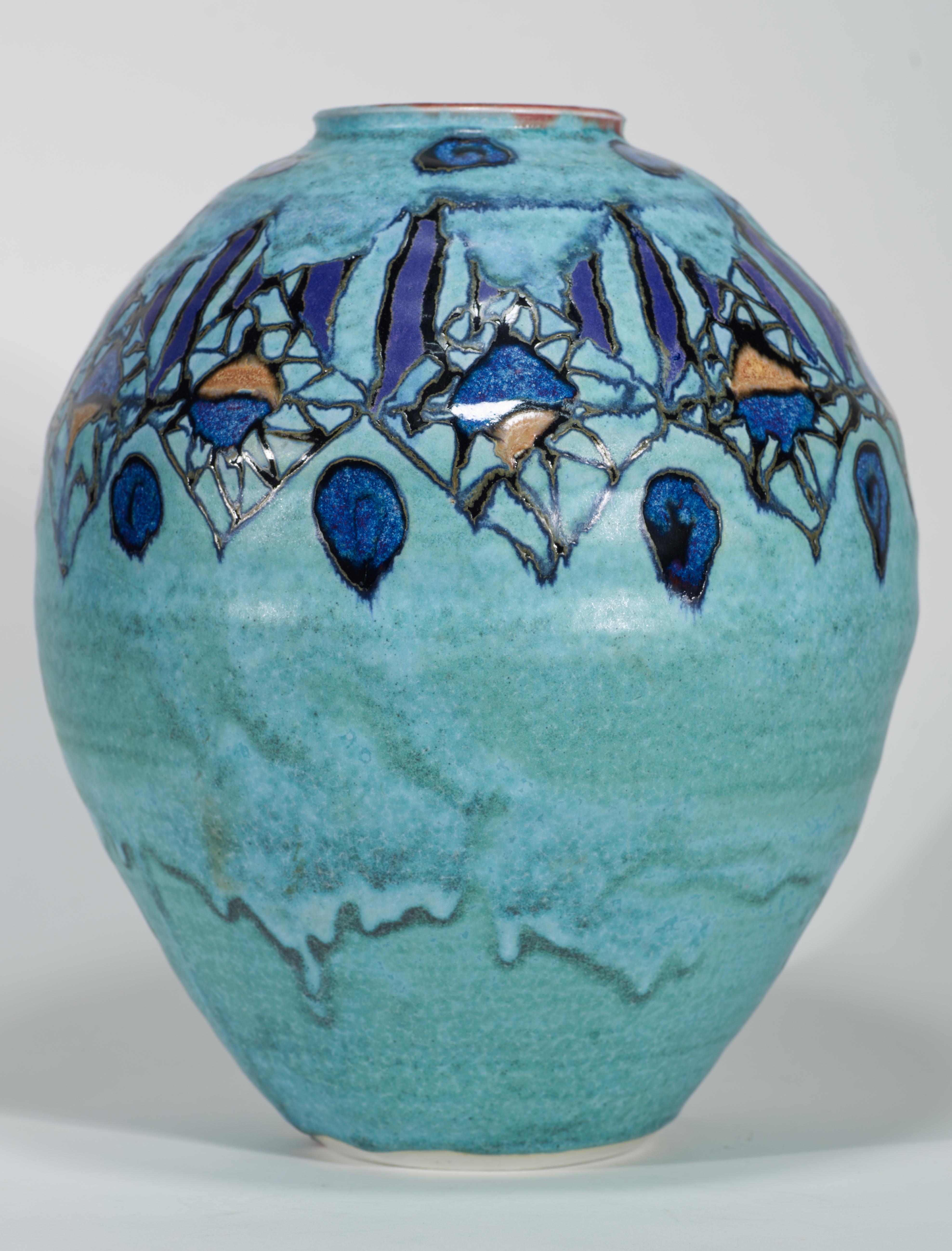 Smaltato Studio Pottery Vaso modernista con decorazioni astratte e smalto a goccia in vendita