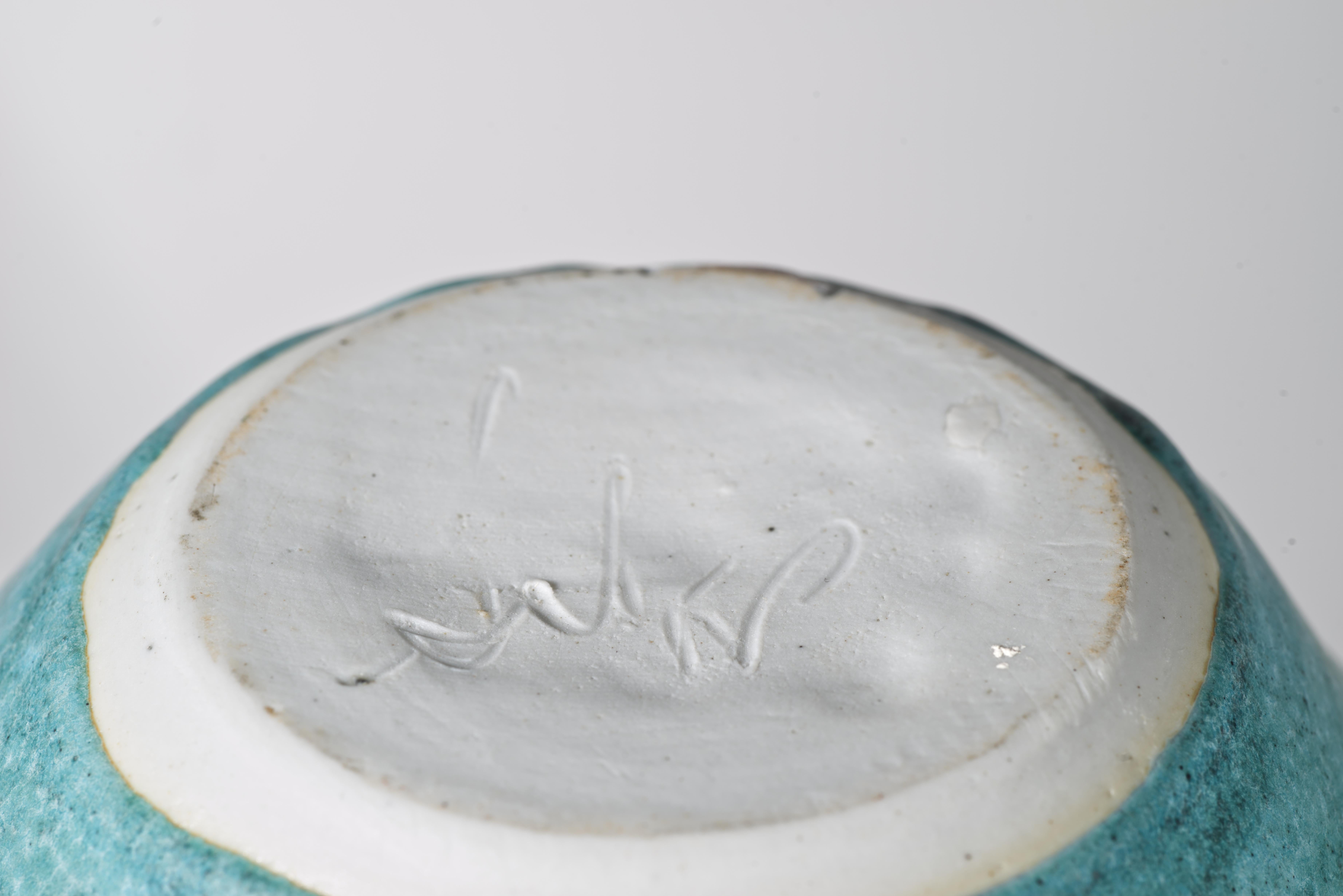 Studio Pottery Vaso modernista con decorazioni astratte e smalto a goccia In condizioni buone in vendita a Clifton Springs, NY