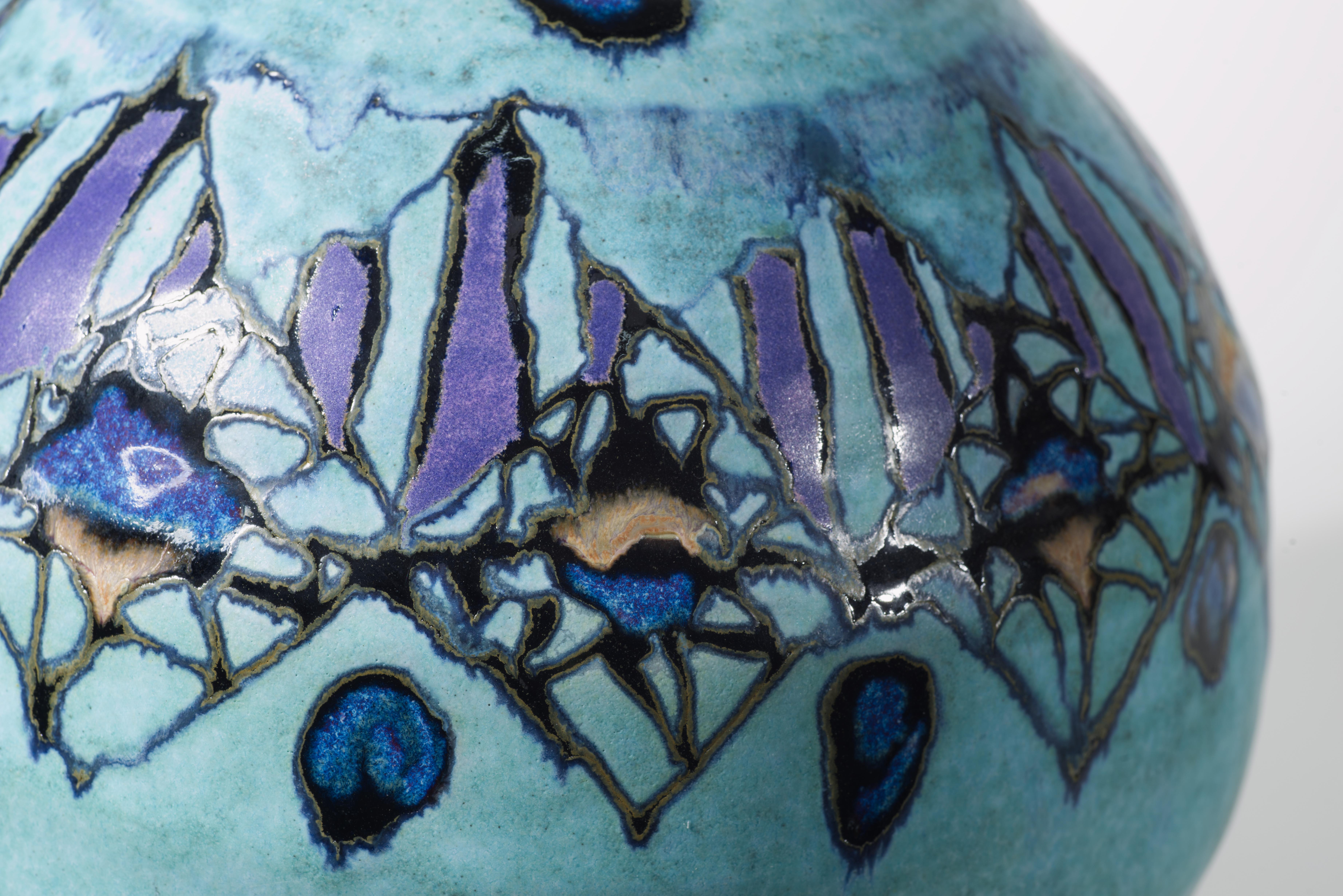 Ceramica Studio Pottery Vaso modernista con decorazioni astratte e smalto a goccia in vendita