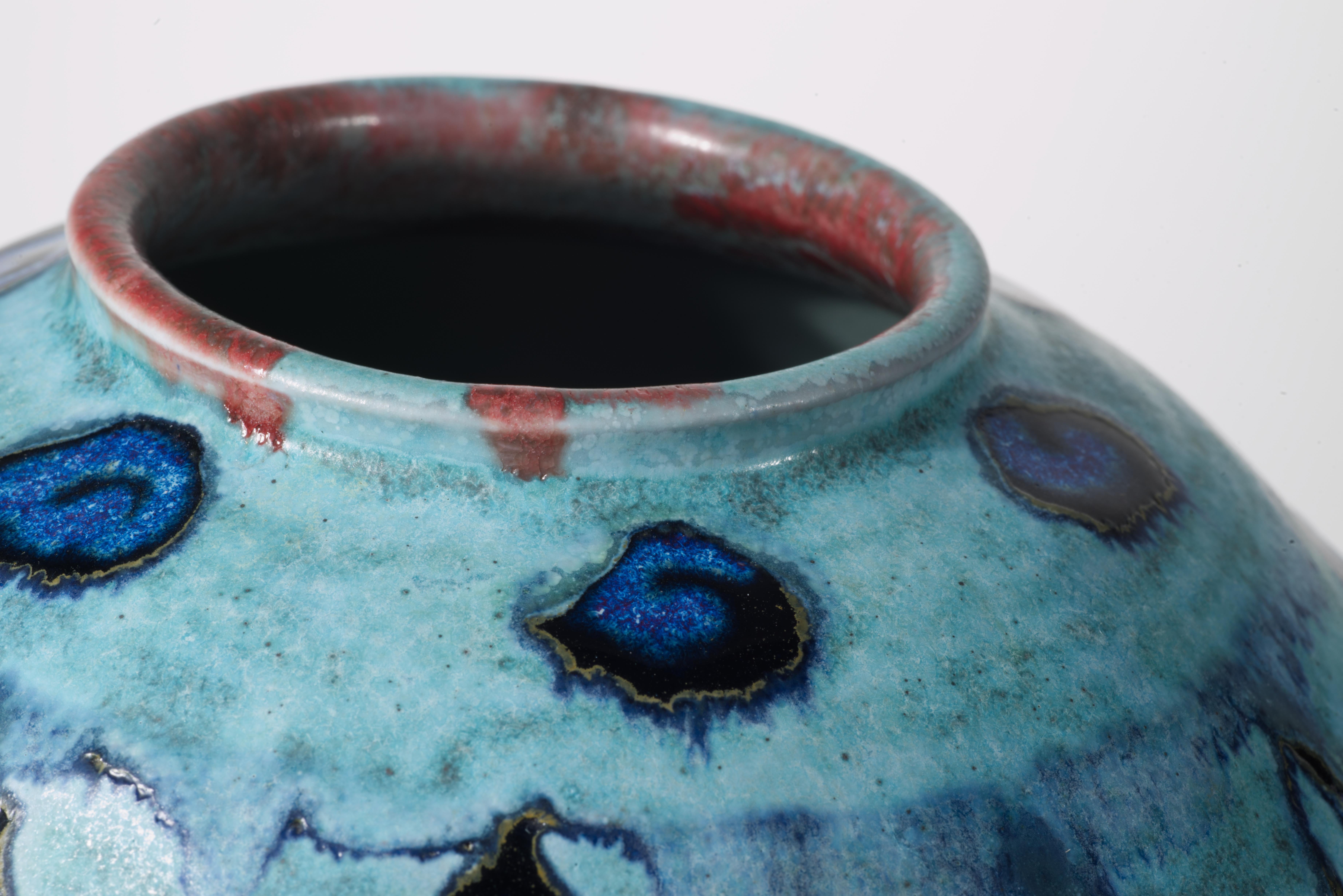 Studio Pottery Vaso modernista con decorazioni astratte e smalto a goccia in vendita 1