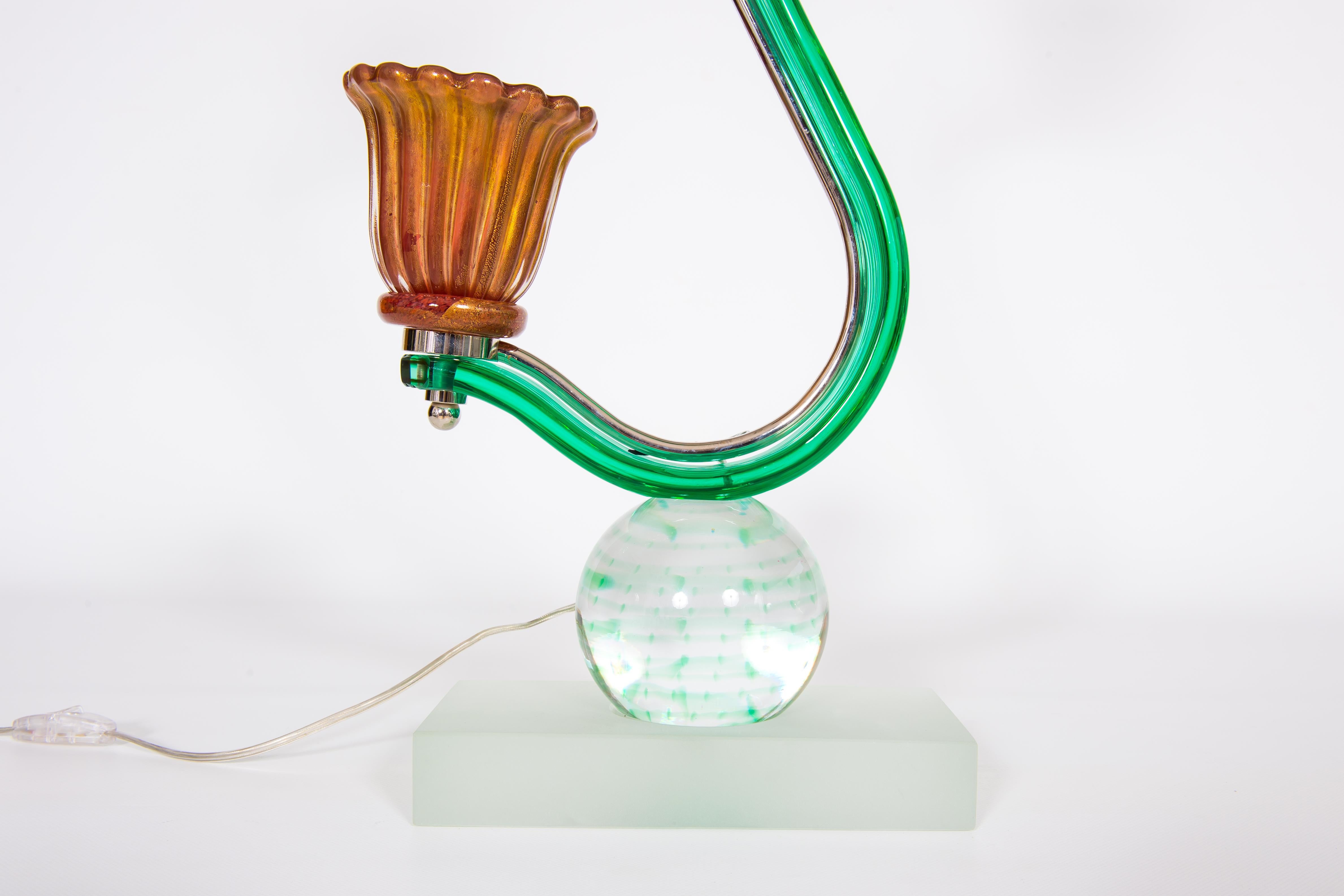 Hand-Crafted Art Table Lamp in Green Crystal and Coral-Colored Murano Glass, Contemporary For Sale