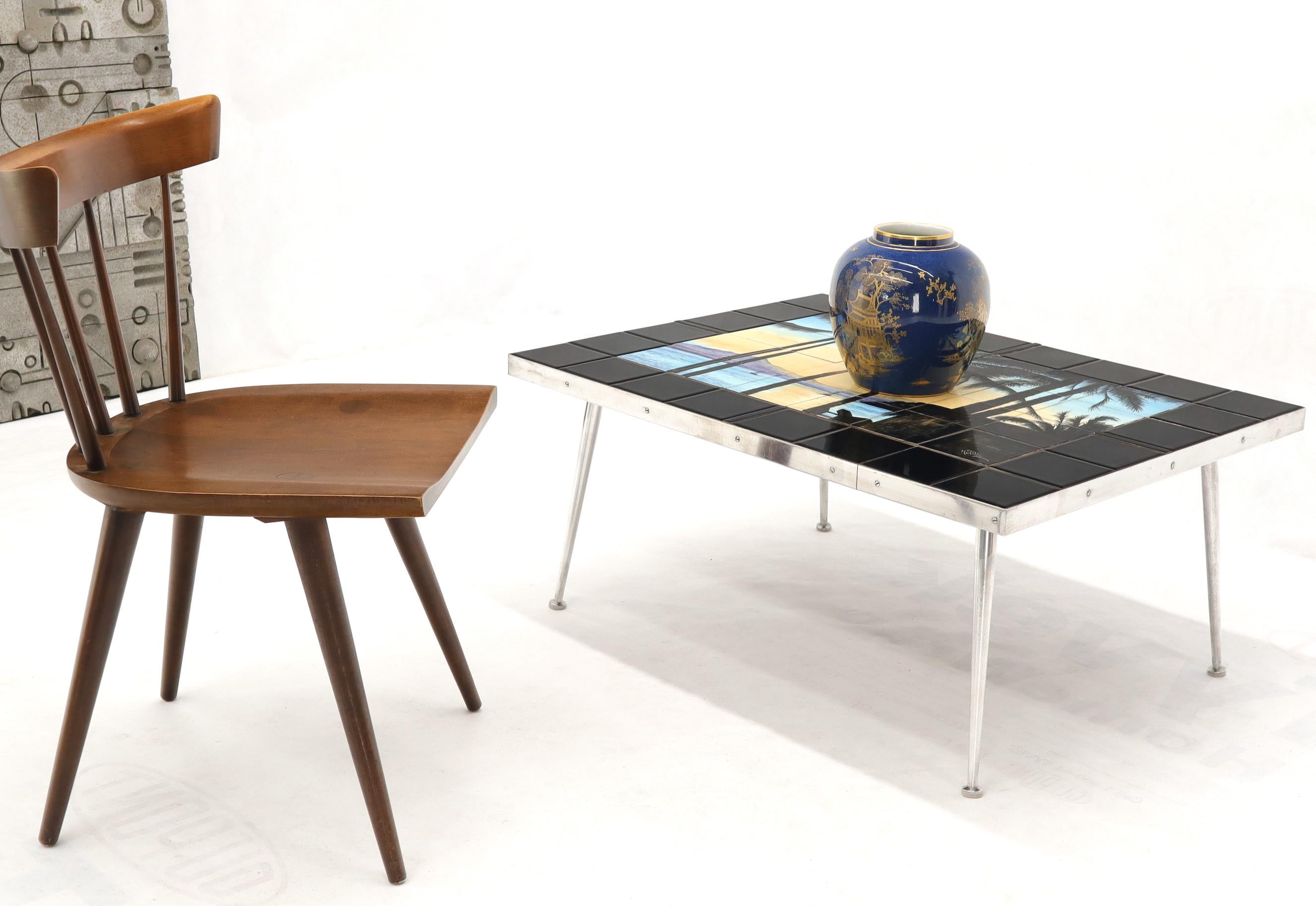 Table basse moderne mi-siècle avec plateau en carreaux et pieds tournés représentant une scène de plage en vente 2