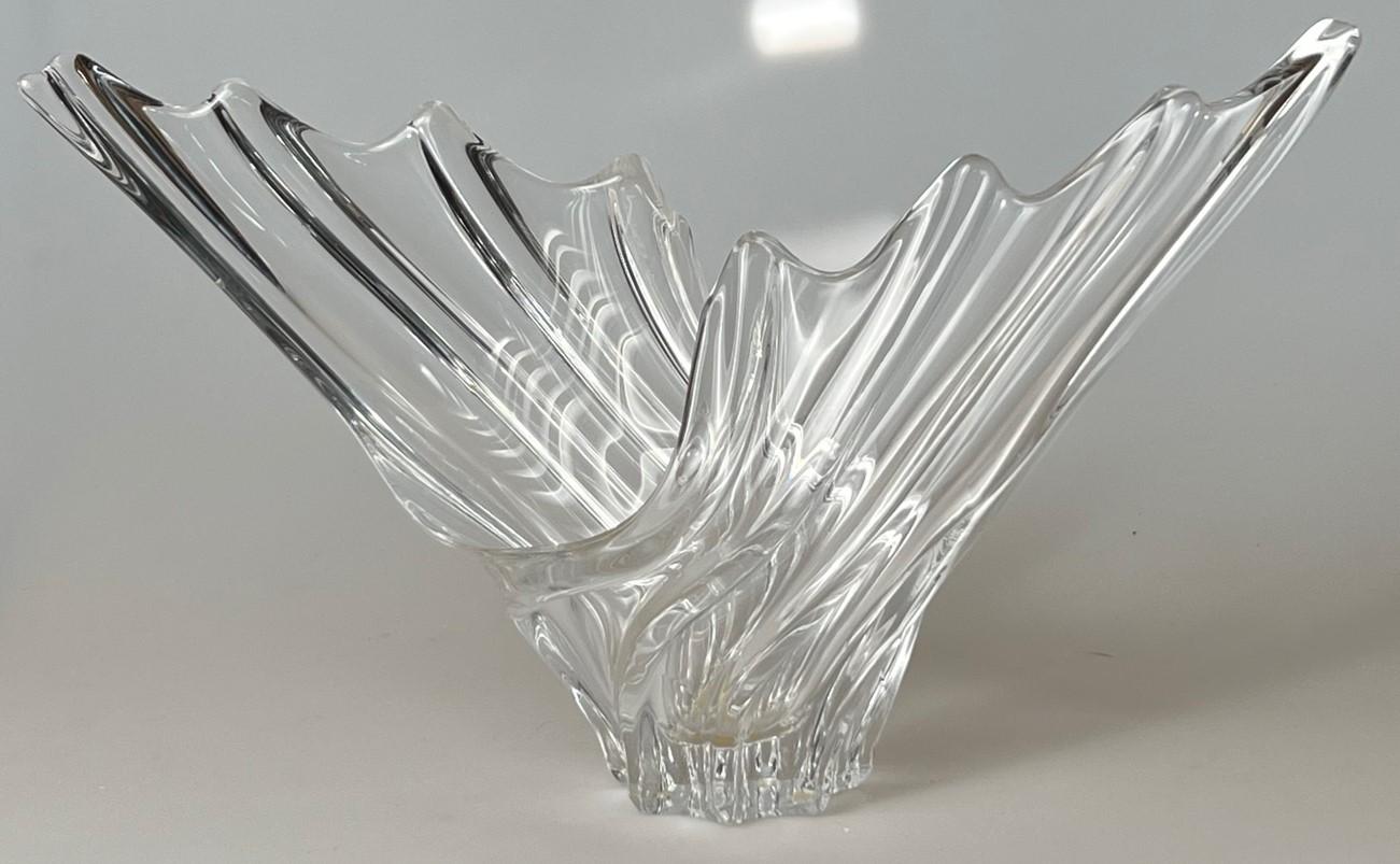 Art Vannes: Kristall-Flügelvase.  ca. 1970 Frankreich (Französisch) im Angebot