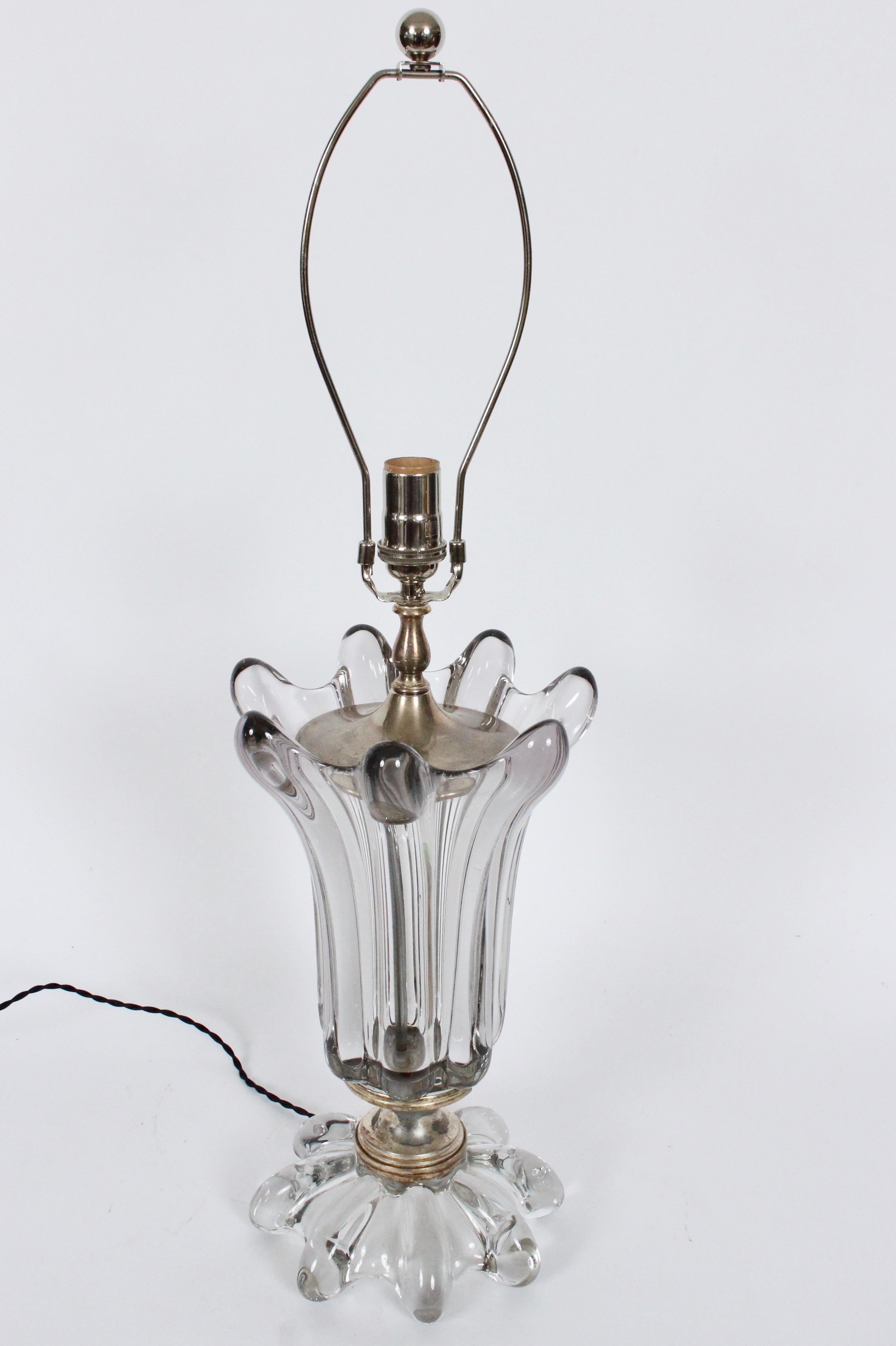 Französische Kristall-Tischlampe von Art Vannes, um 1950 (Versilberung) im Angebot