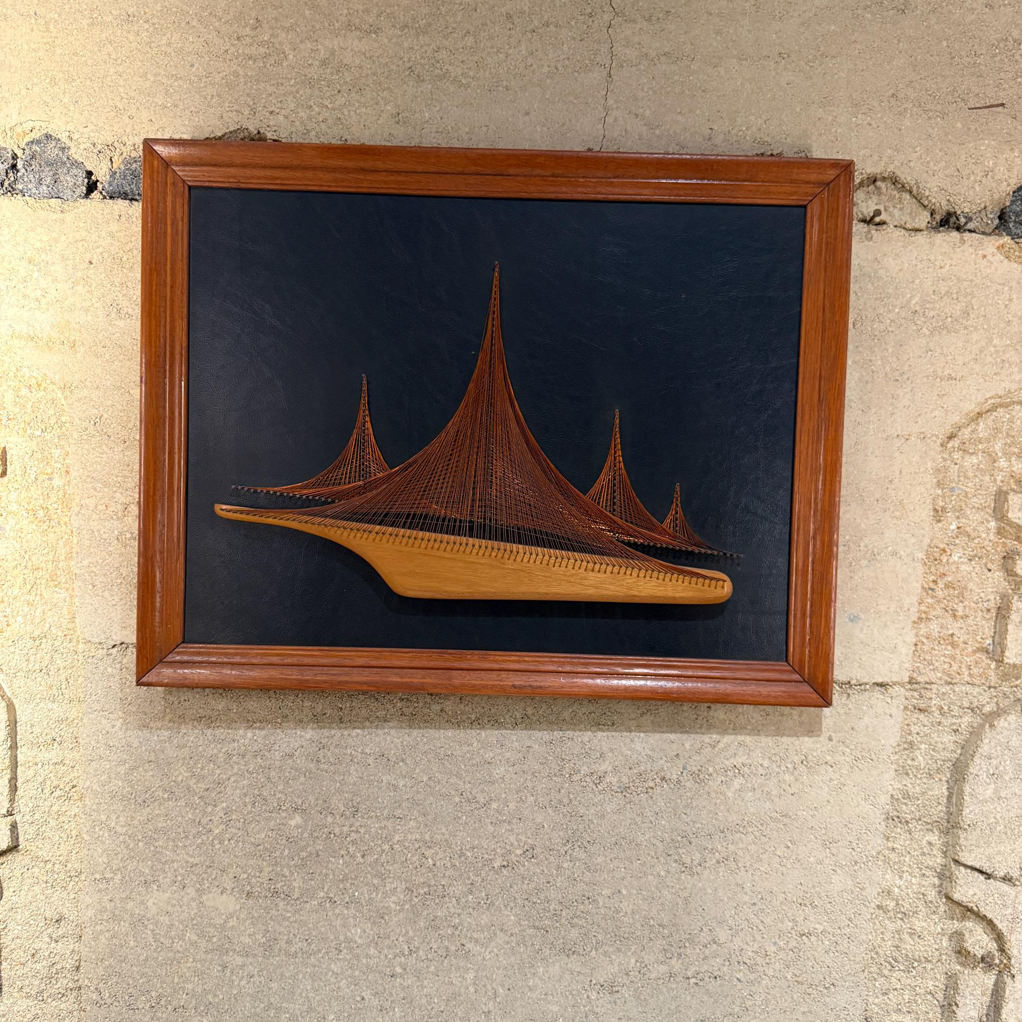 Für Ihre Überlegung, Kunst Wand Kupfer Symmographie Kunst Segelboot Mid-Century

Abmessungen: 20,88