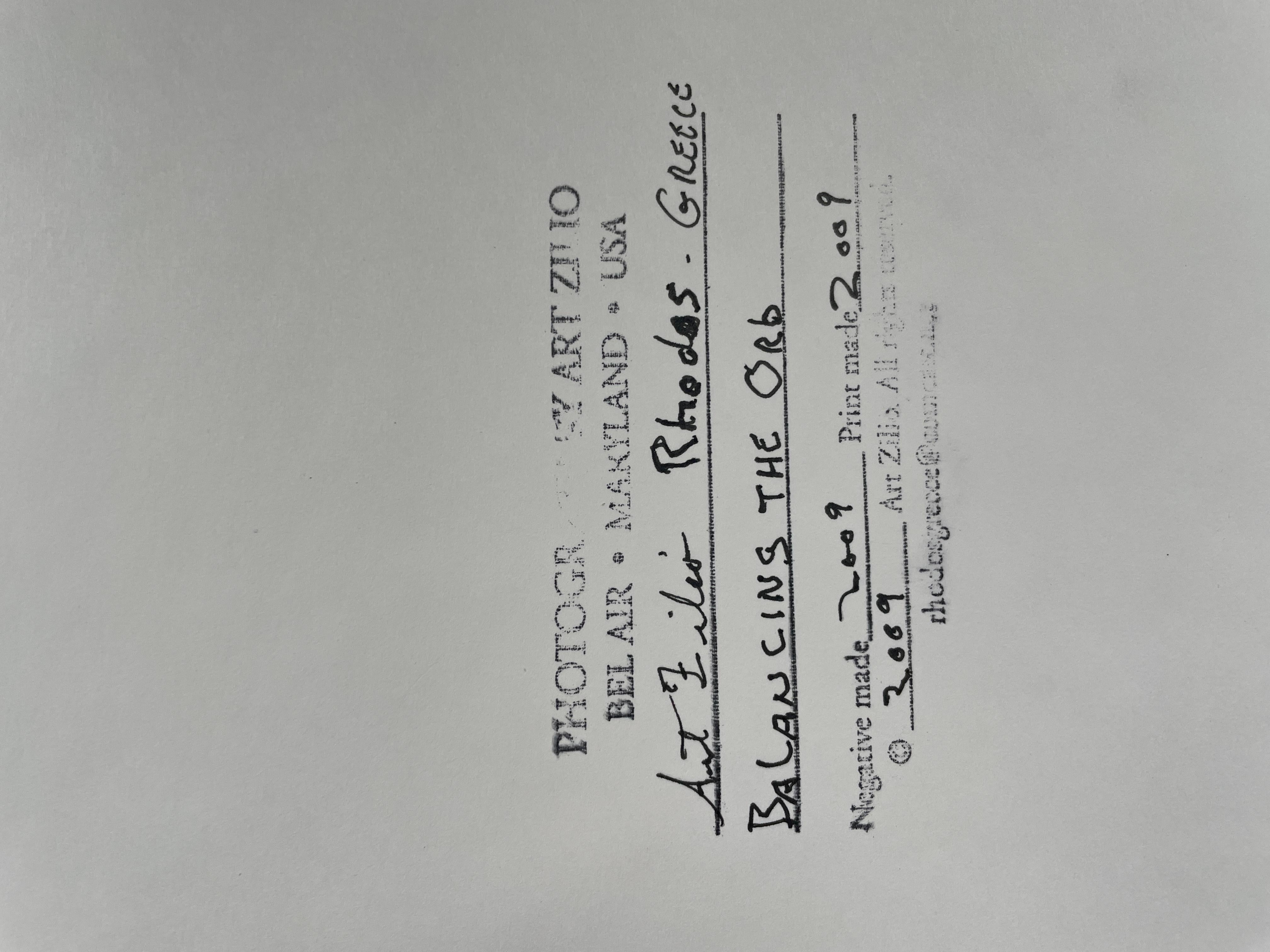 Stampato a mano dall'artista. Stampa libera. 
Non può essere arrotolato.
La cornice e l'opuscolo sono disponibili a un costo aggiuntivo.
