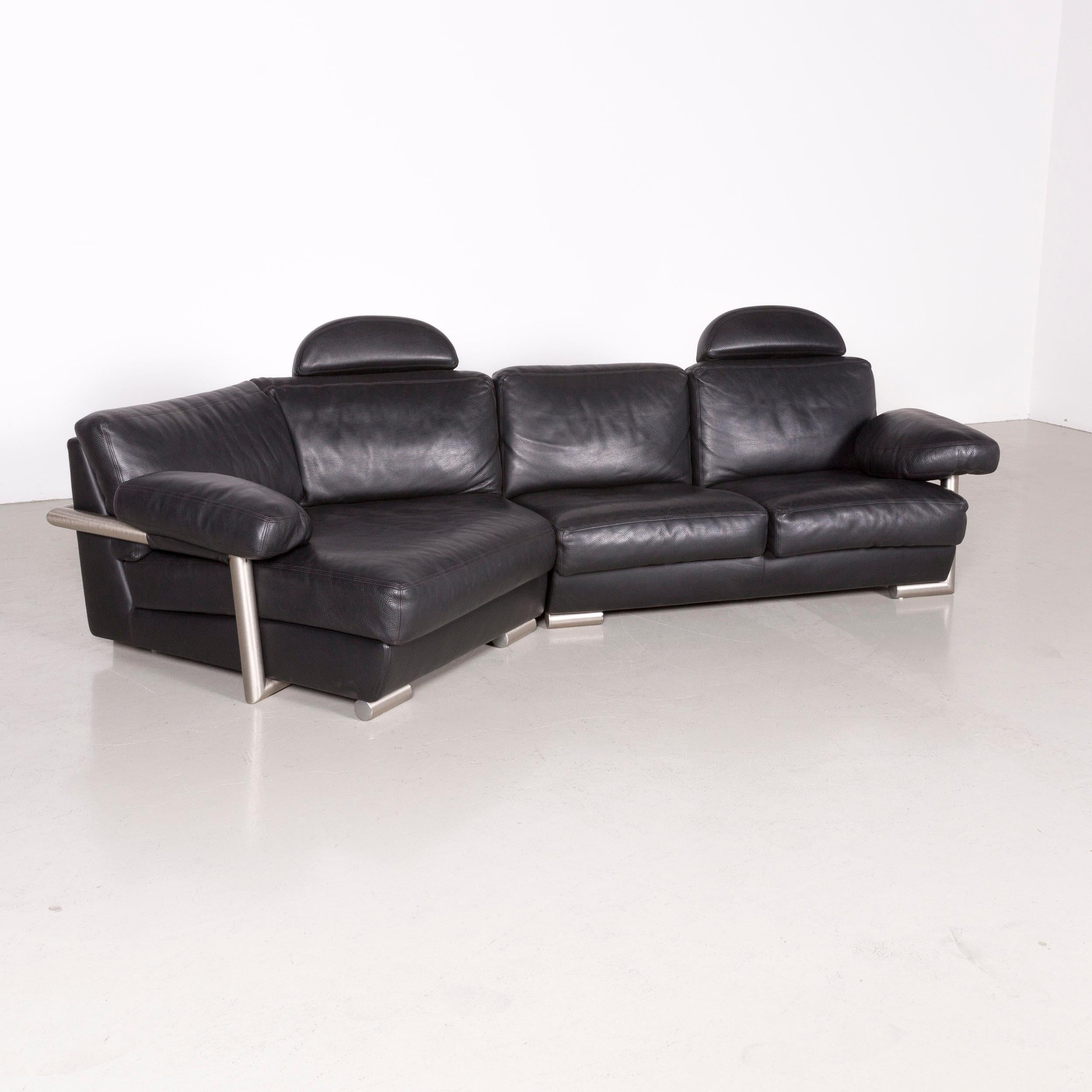We bring to you an Artanova Medea designer black leather corner sofa.