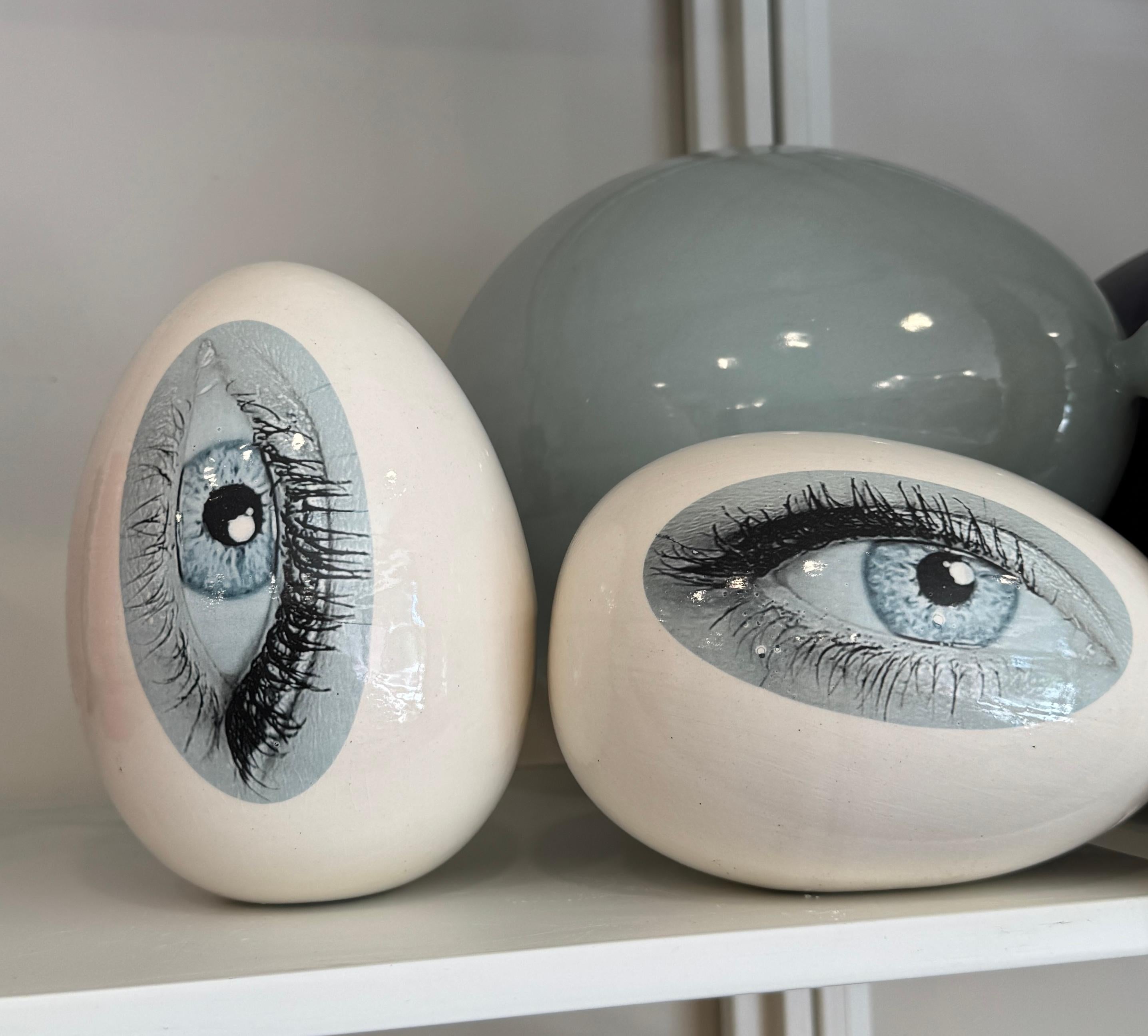 Sculpture de l'œuf en céramique 