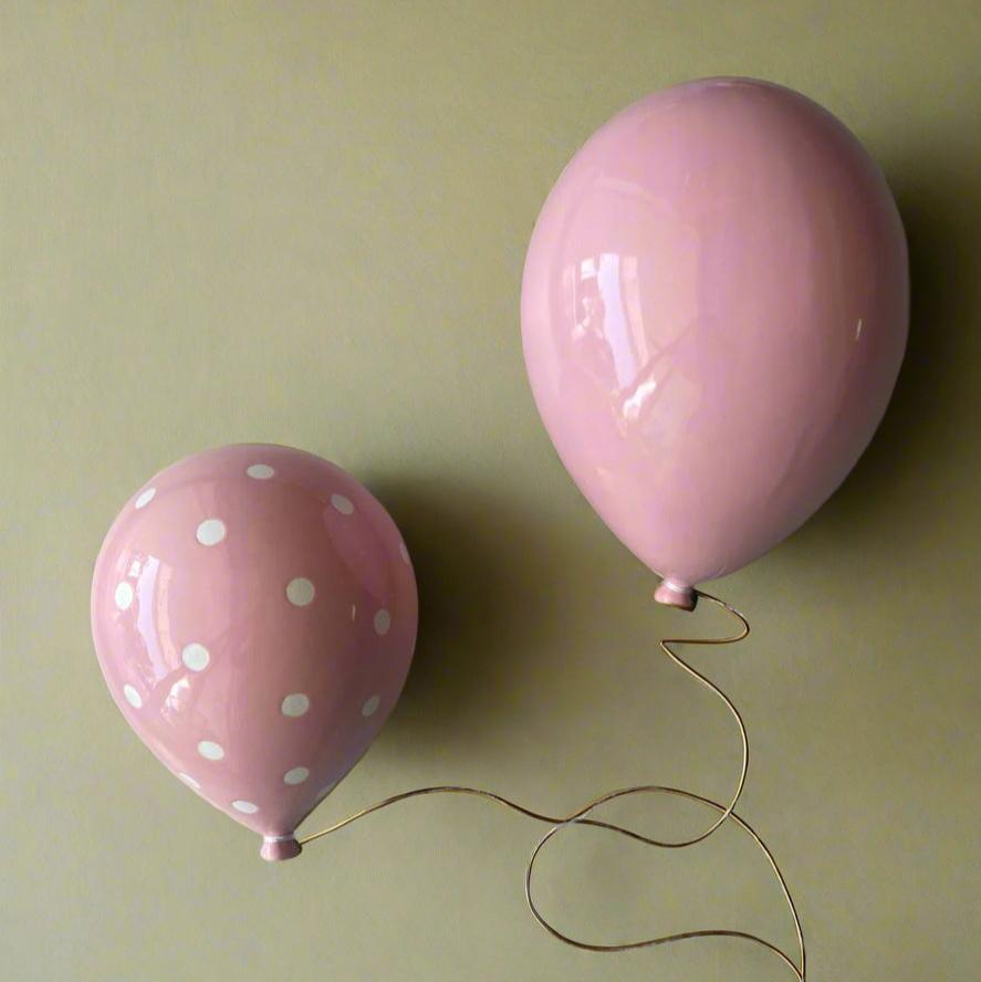 ArtArsouf Scultura contemporanea di palloncini in ceramica lucida fatta a mano. Le sculture di palloncini possono essere facilmente installate singolarmente come un unico palloncino o in diverse combinazioni, creando un'installazione unica per ogni